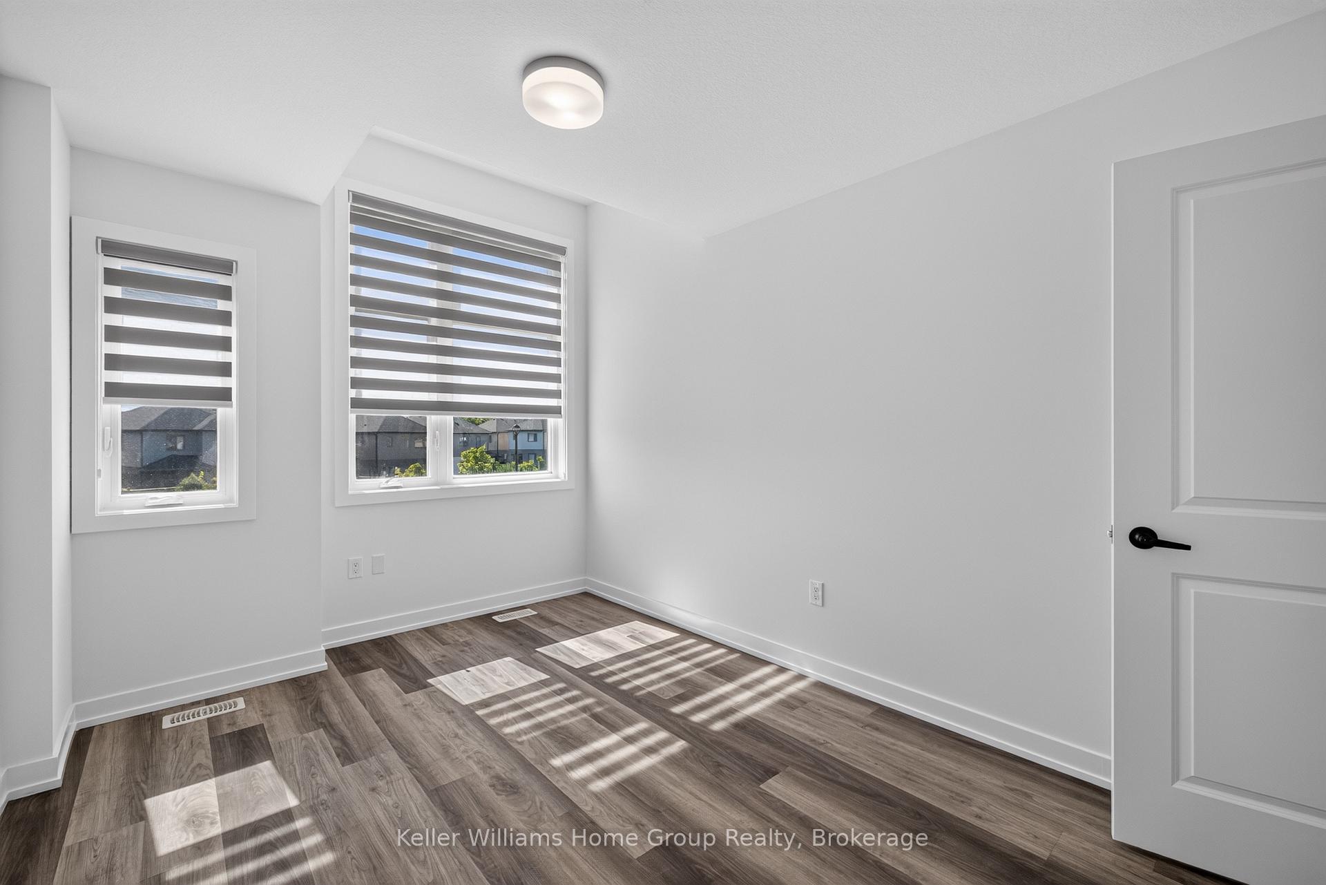 Photo 24 of 23 Ferris Circle, Guelph, Clairfields/Hanlon Business Park — HOMEH