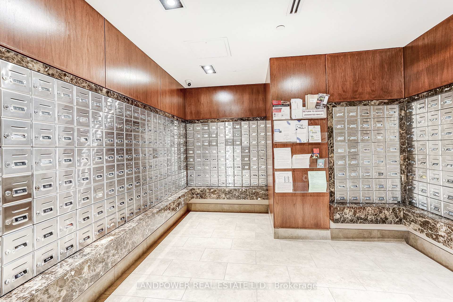 Photo 4 of Unit 2006, 2015 Sheppard Avenue E, North York, Henry Farm — HOMEH