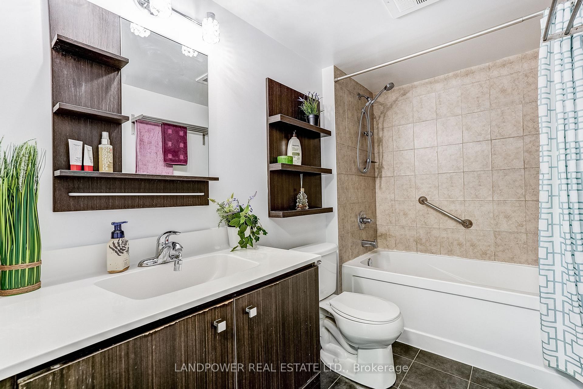 Photo 8 of Unit 2006, 2015 Sheppard Avenue E, North York, Henry Farm — HOMEH