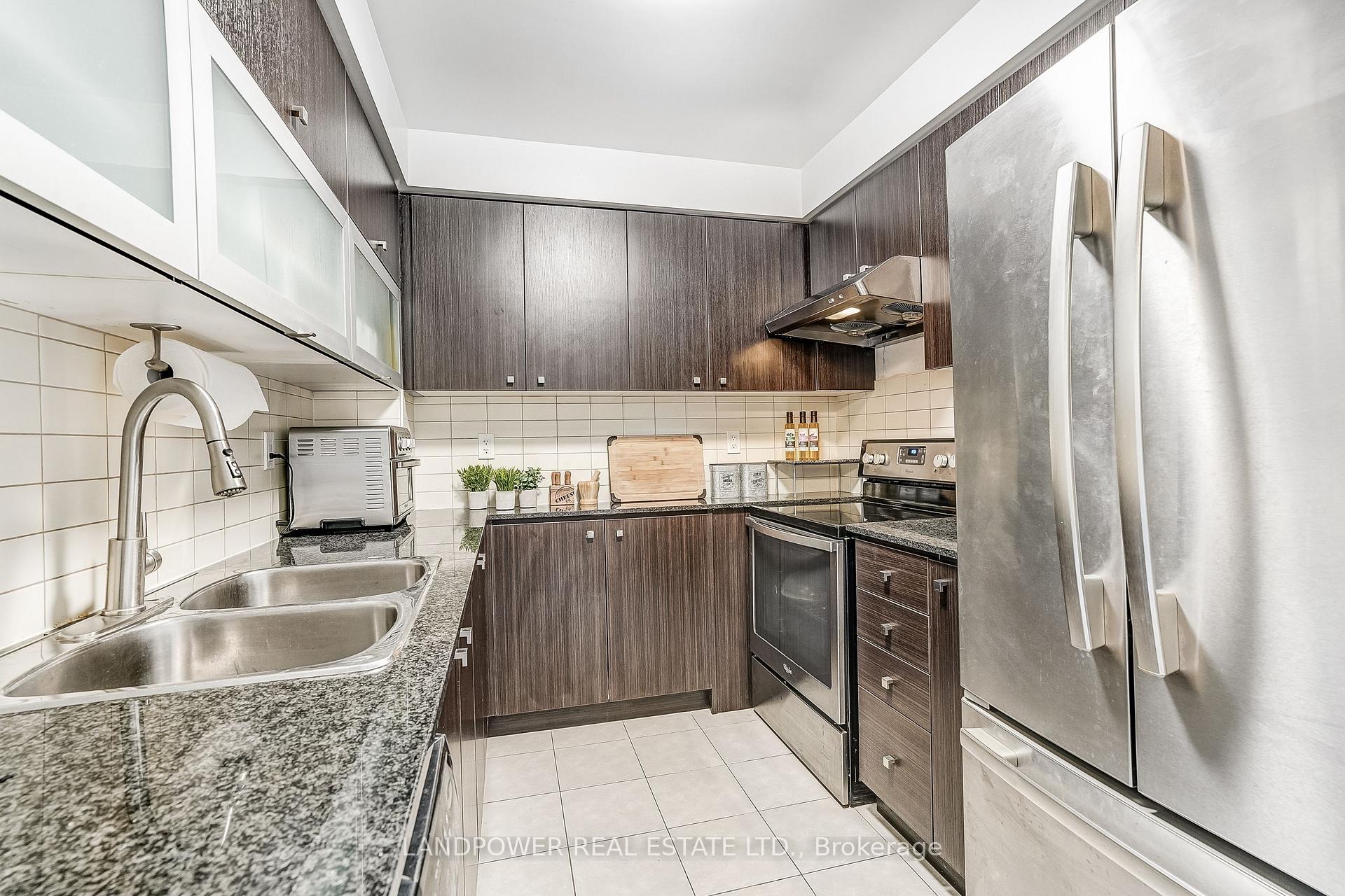 Photo 9 of Unit 2006, 2015 Sheppard Avenue E, North York, Henry Farm — HOMEH