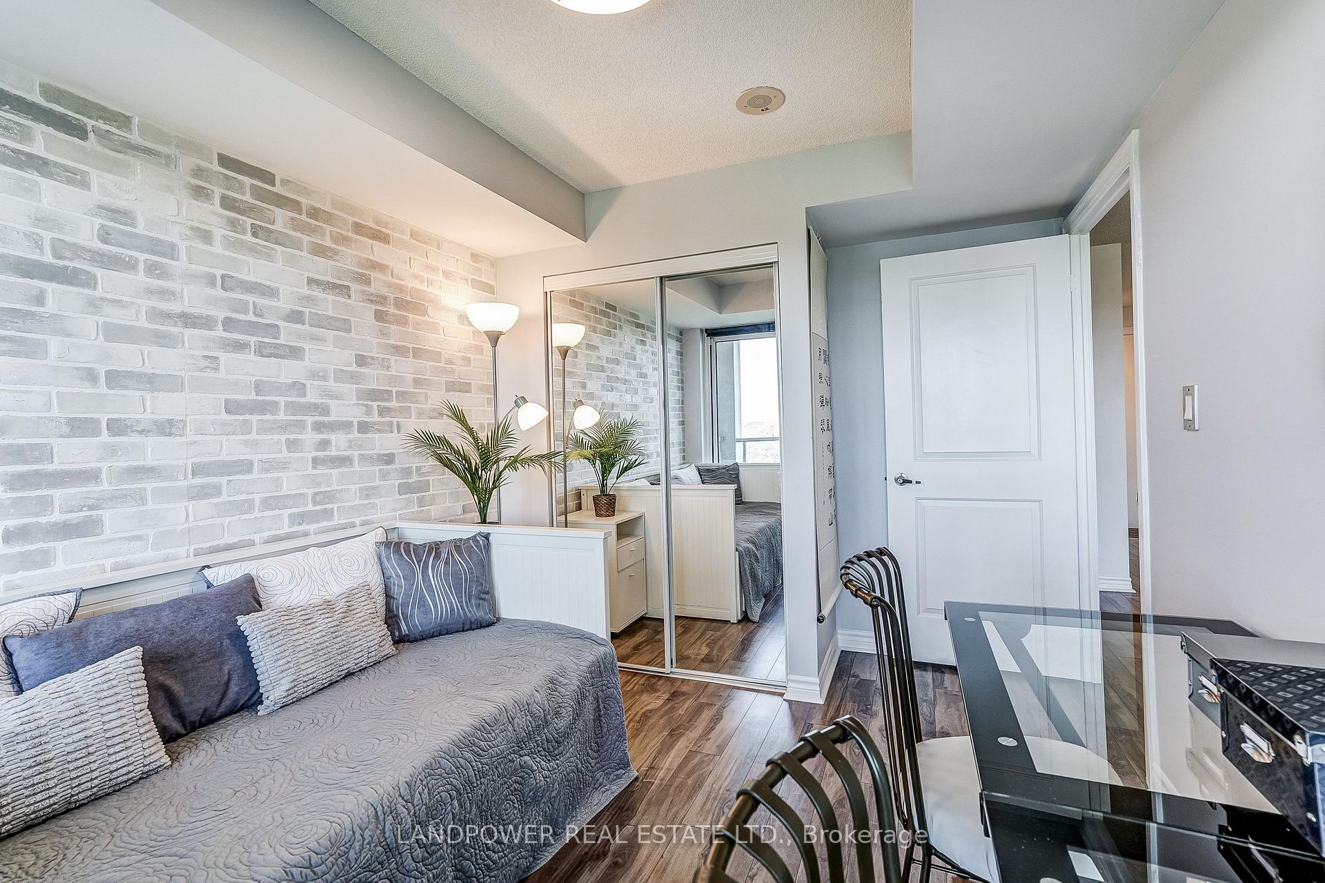 Photo 20 of Unit 2006, 2015 Sheppard Avenue E, North York, Henry Farm — HOMEH