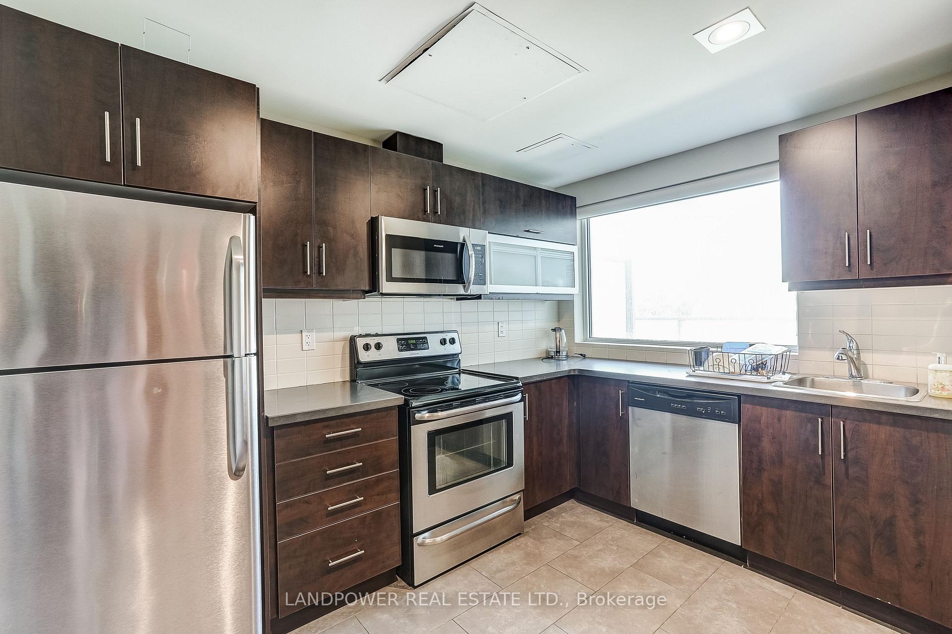 Photo 33 of Unit 2006, 2015 Sheppard Avenue E, North York, Henry Farm — HOMEH