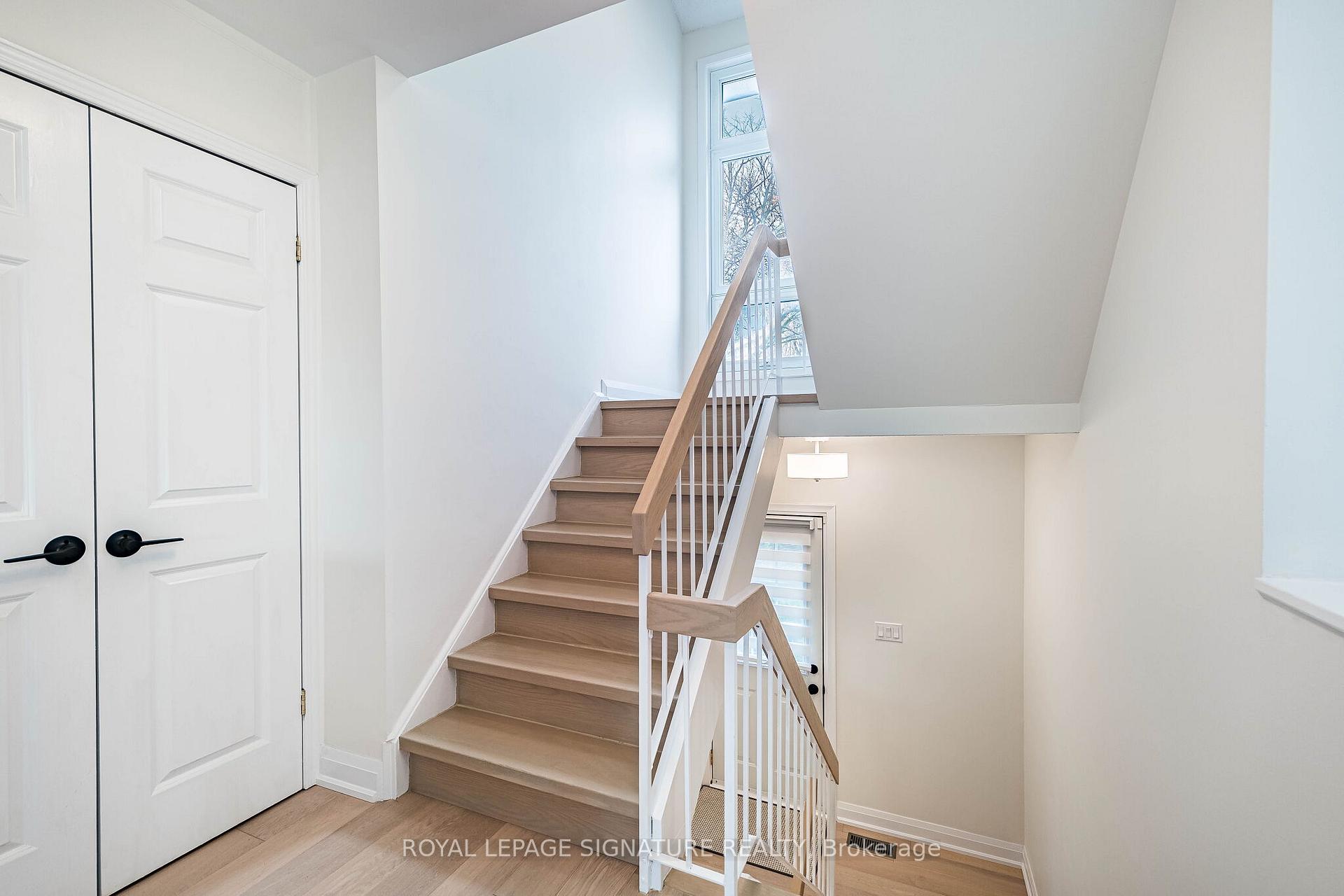 Photo 7 of 33 Cheryl Shepway, North York, Don Valley Village — HOMEH