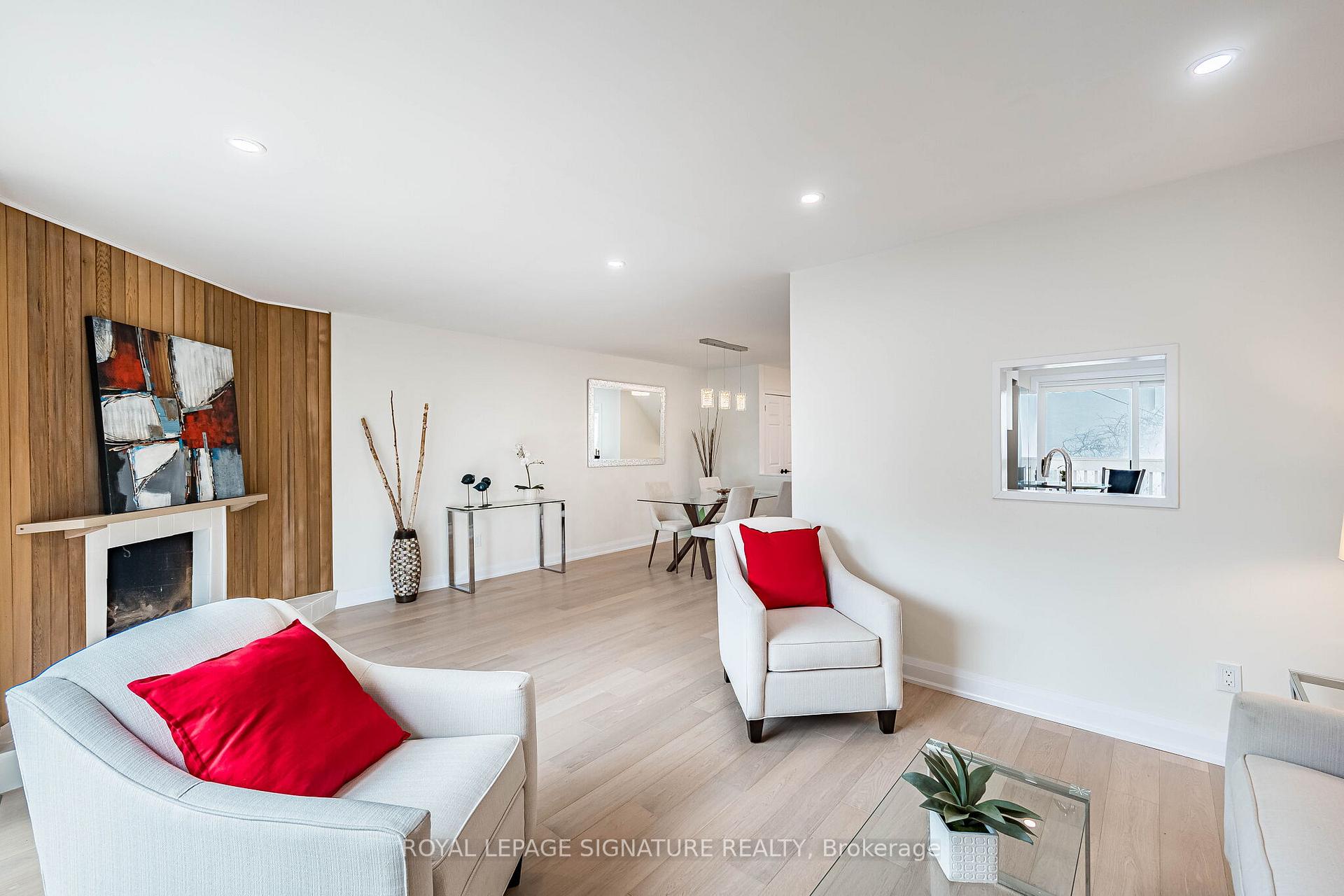 Photo 12 of 33 Cheryl Shepway, North York, Don Valley Village — HOMEH