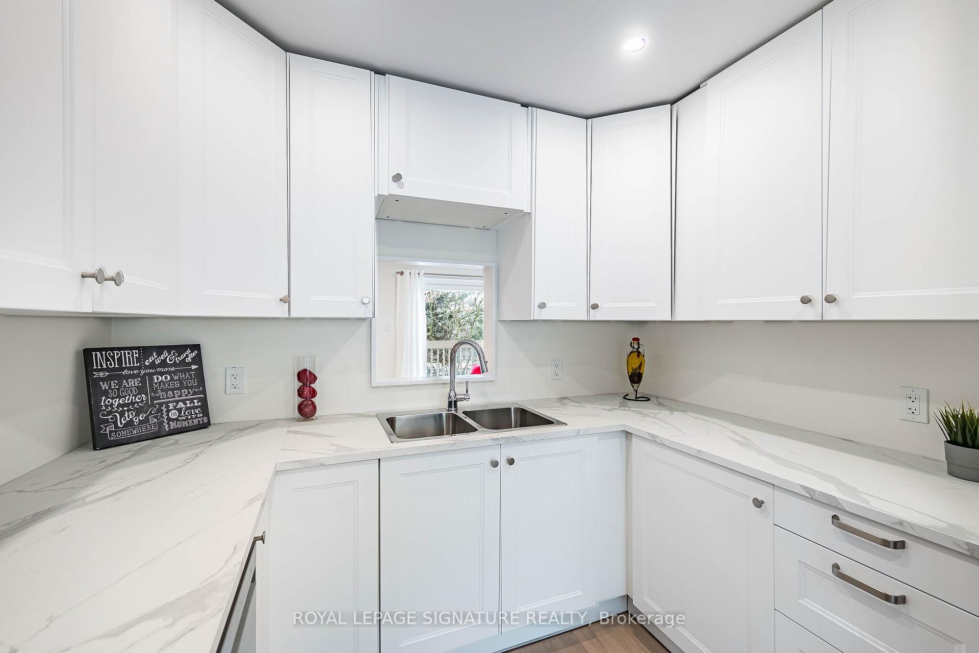 Photo 17 of 33 Cheryl Shepway, North York, Don Valley Village — HOMEH