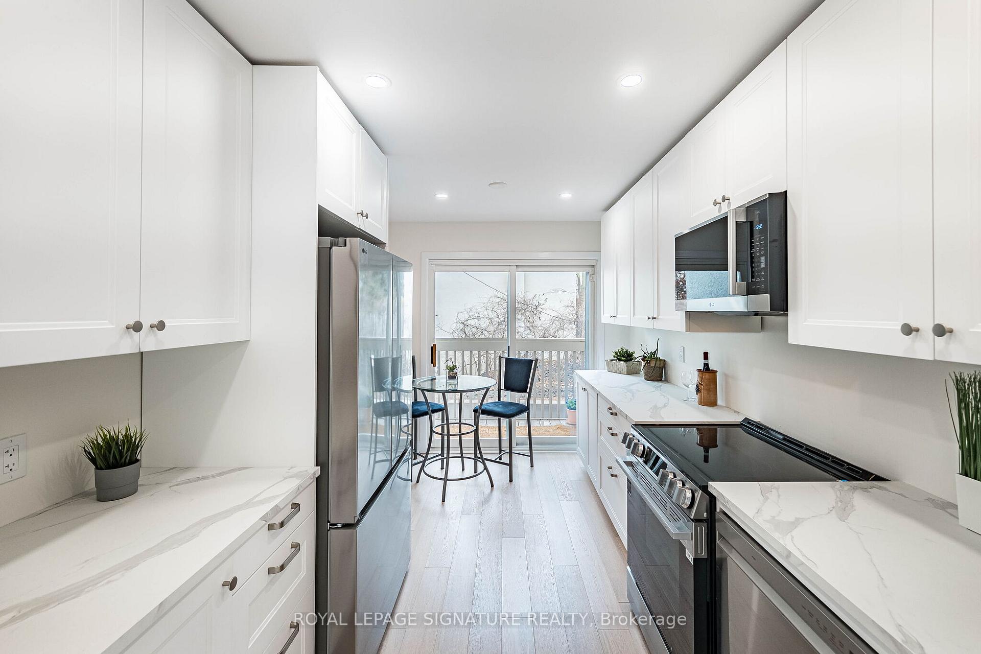Photo 21 of 33 Cheryl Shepway, North York, Don Valley Village — HOMEH