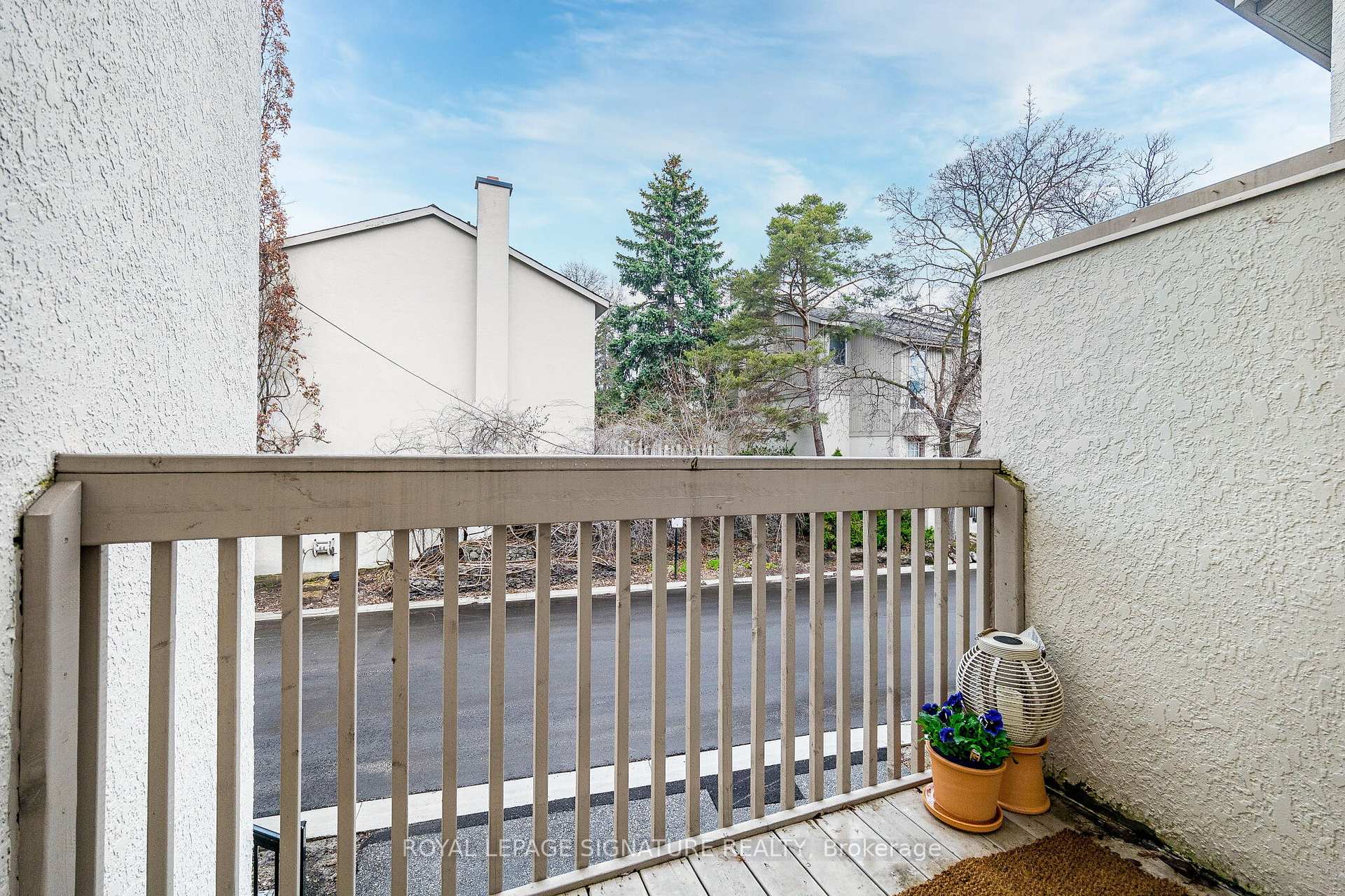 Photo 23 of 33 Cheryl Shepway, North York, Don Valley Village — HOMEH