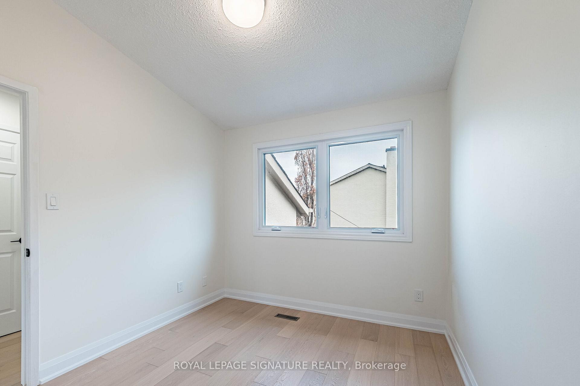 Photo 36 of 33 Cheryl Shepway, North York, Don Valley Village — HOMEH