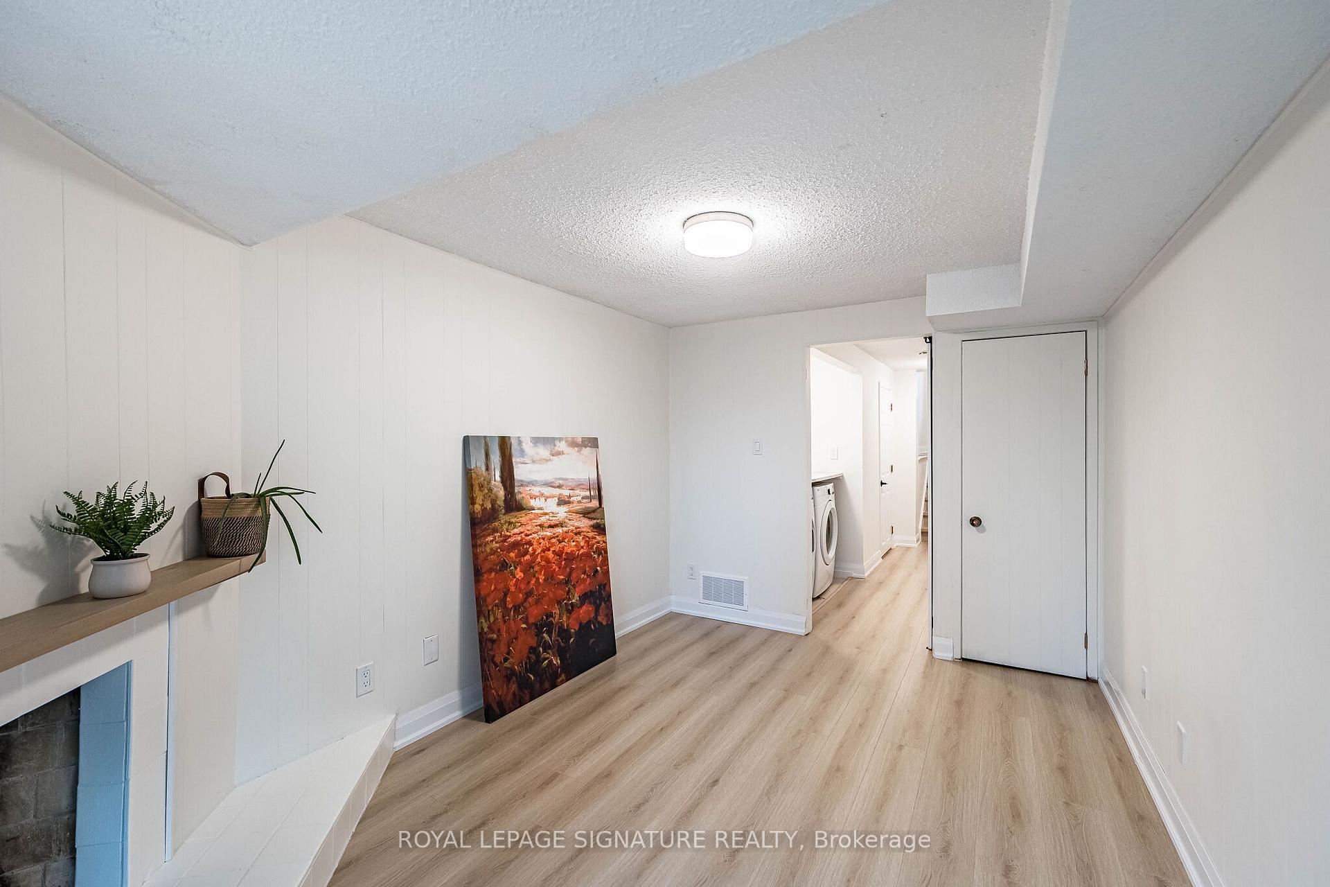 Photo 42 of 33 Cheryl Shepway, North York, Don Valley Village — HOMEH