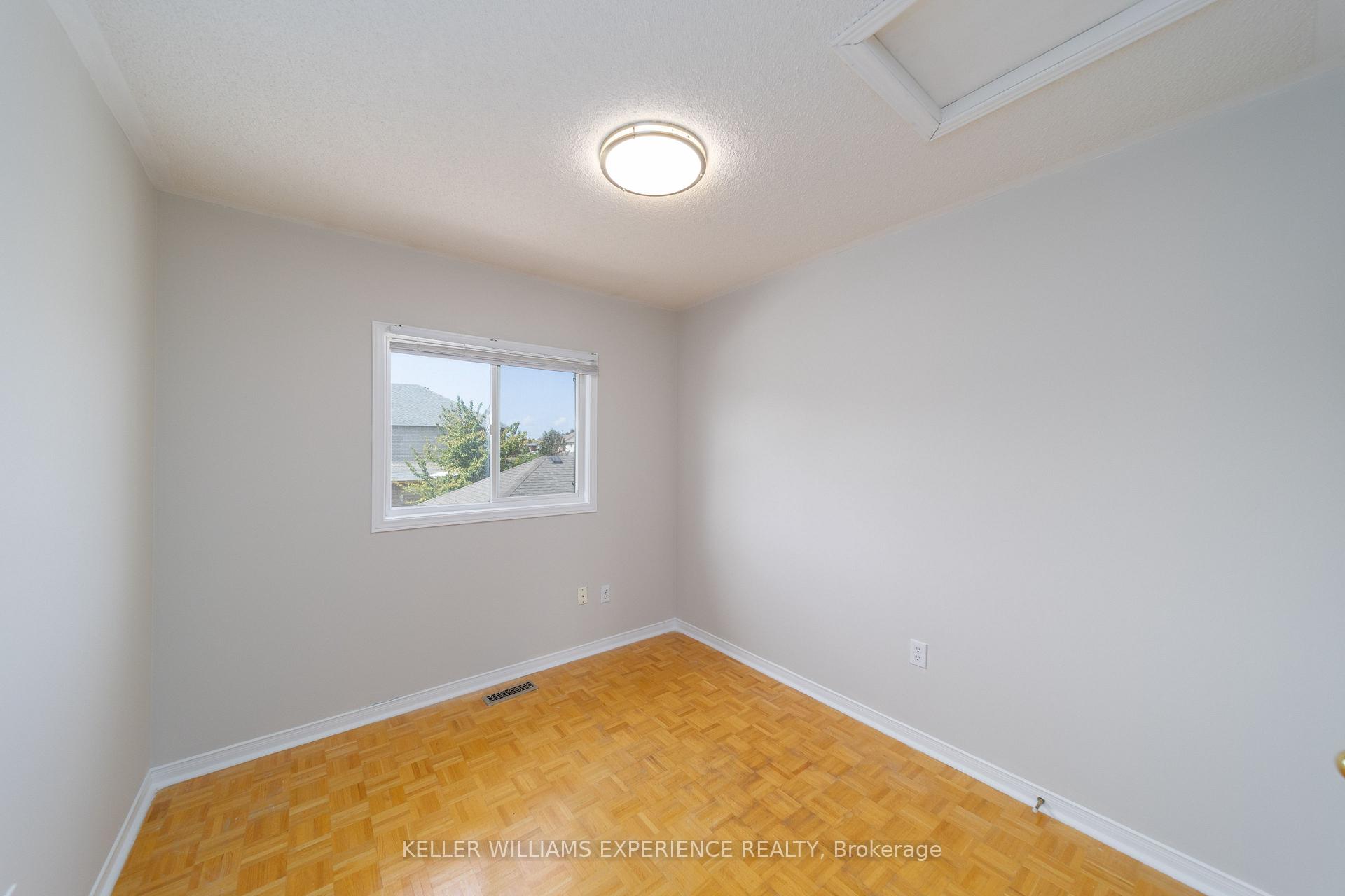 Photo 24 of 4 Castle Park Boulevard, Vaughan, Sonoma Heights — HOMEH