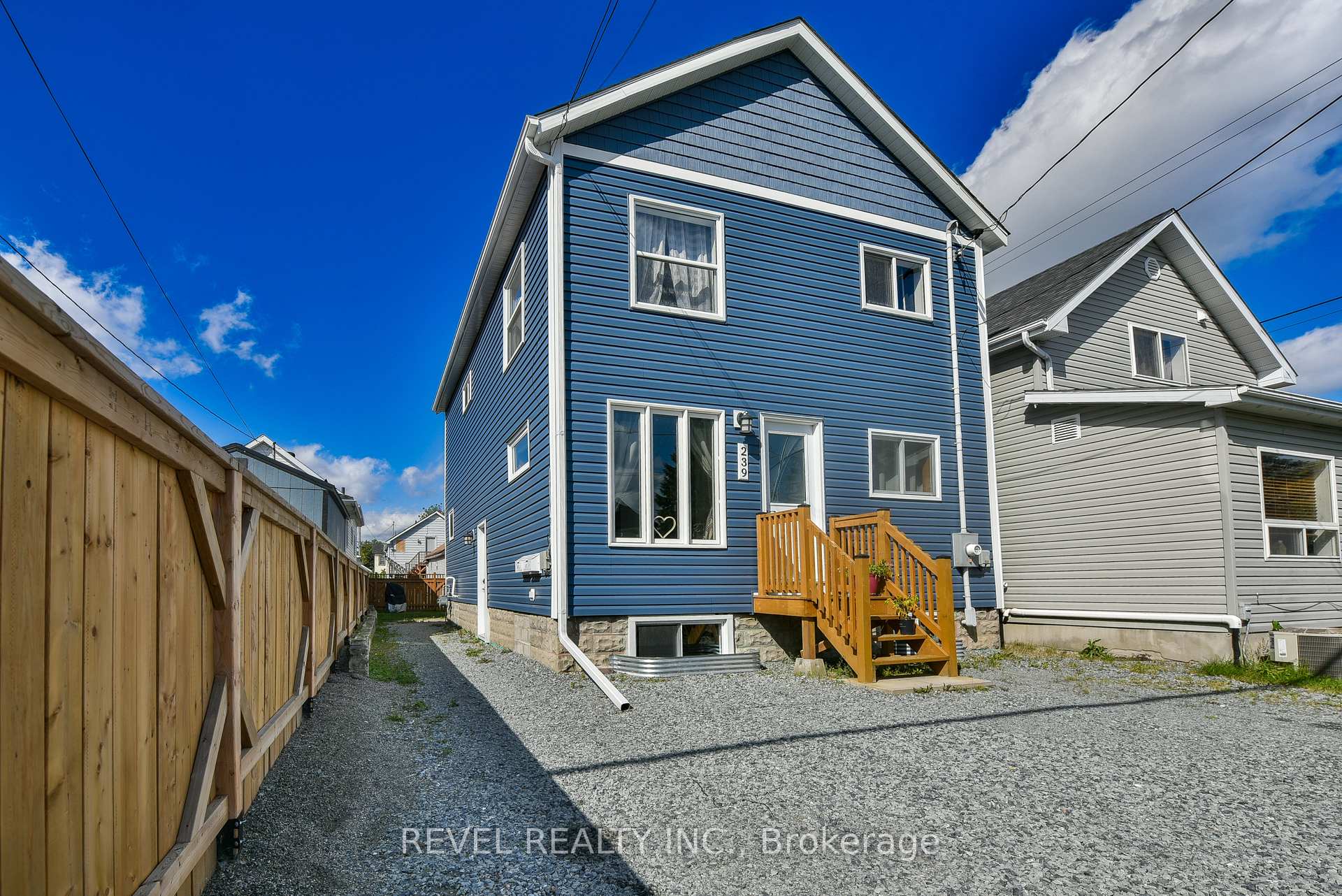 Photo 2 of 239 Maple Street N, Timmins, TNE - North — HOMEH