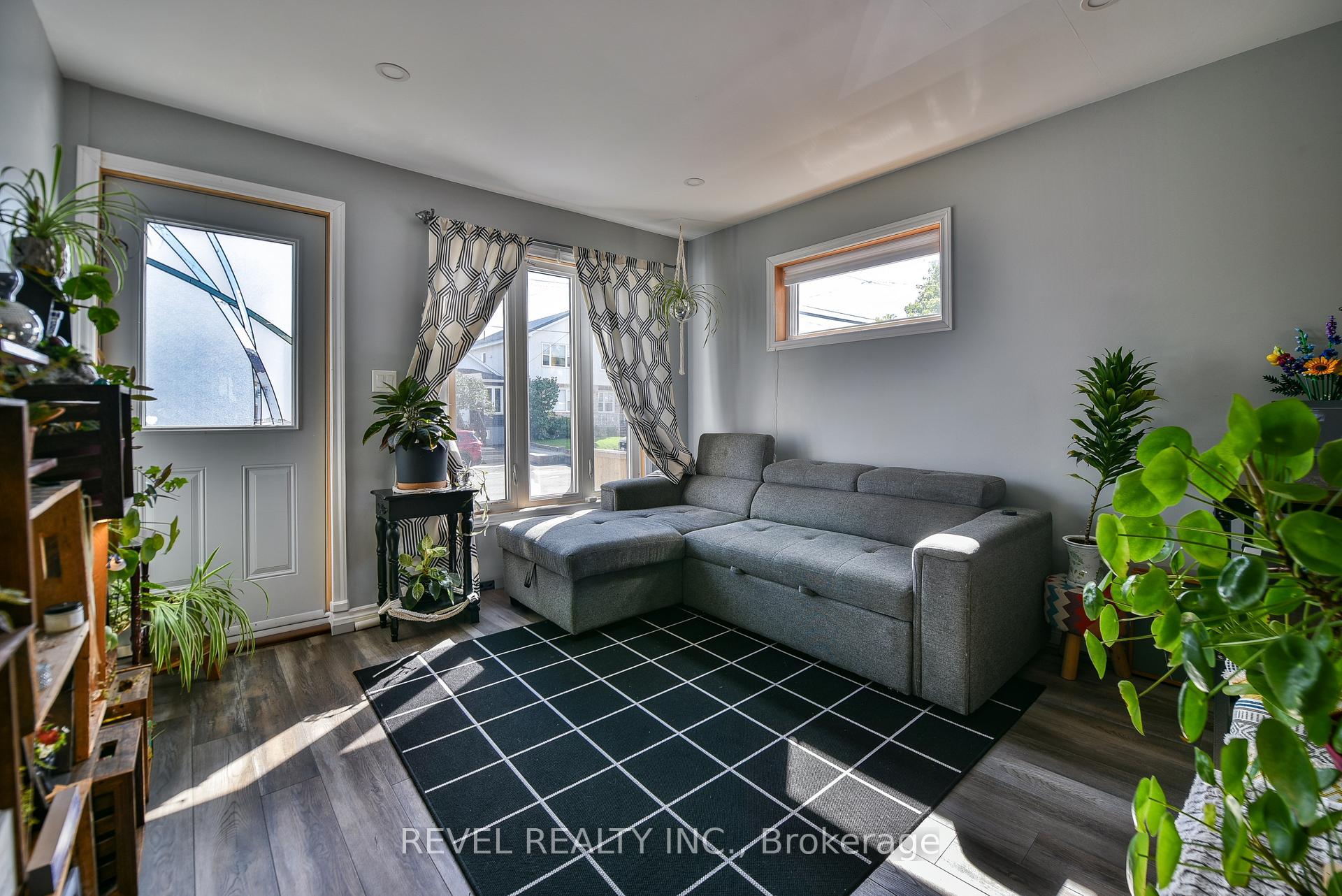 Photo 3 of 239 Maple Street N, Timmins, TNE - North — HOMEH
