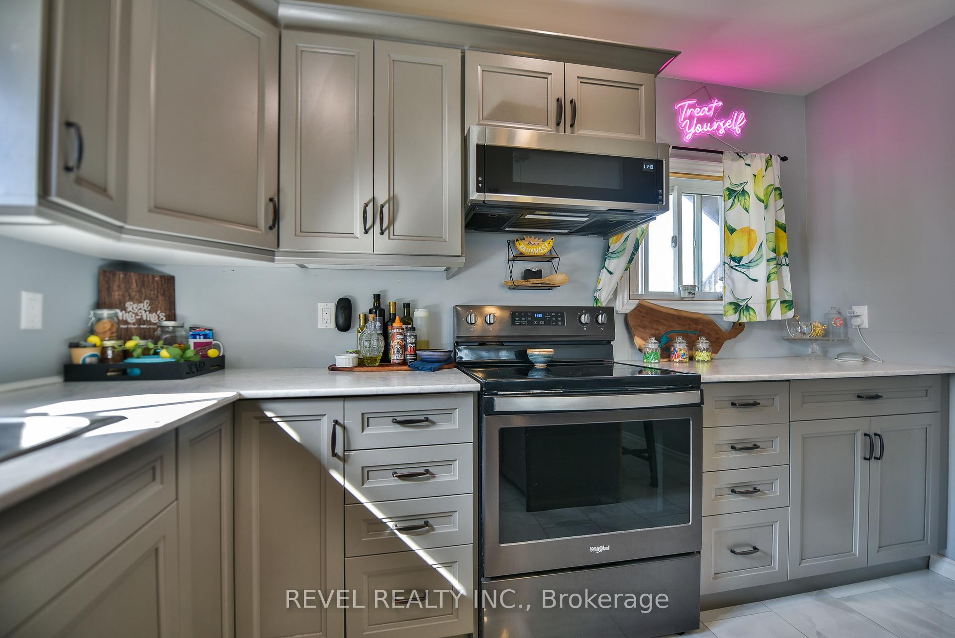 Photo 9 of 239 Maple Street N, Timmins, TNE - North — HOMEH