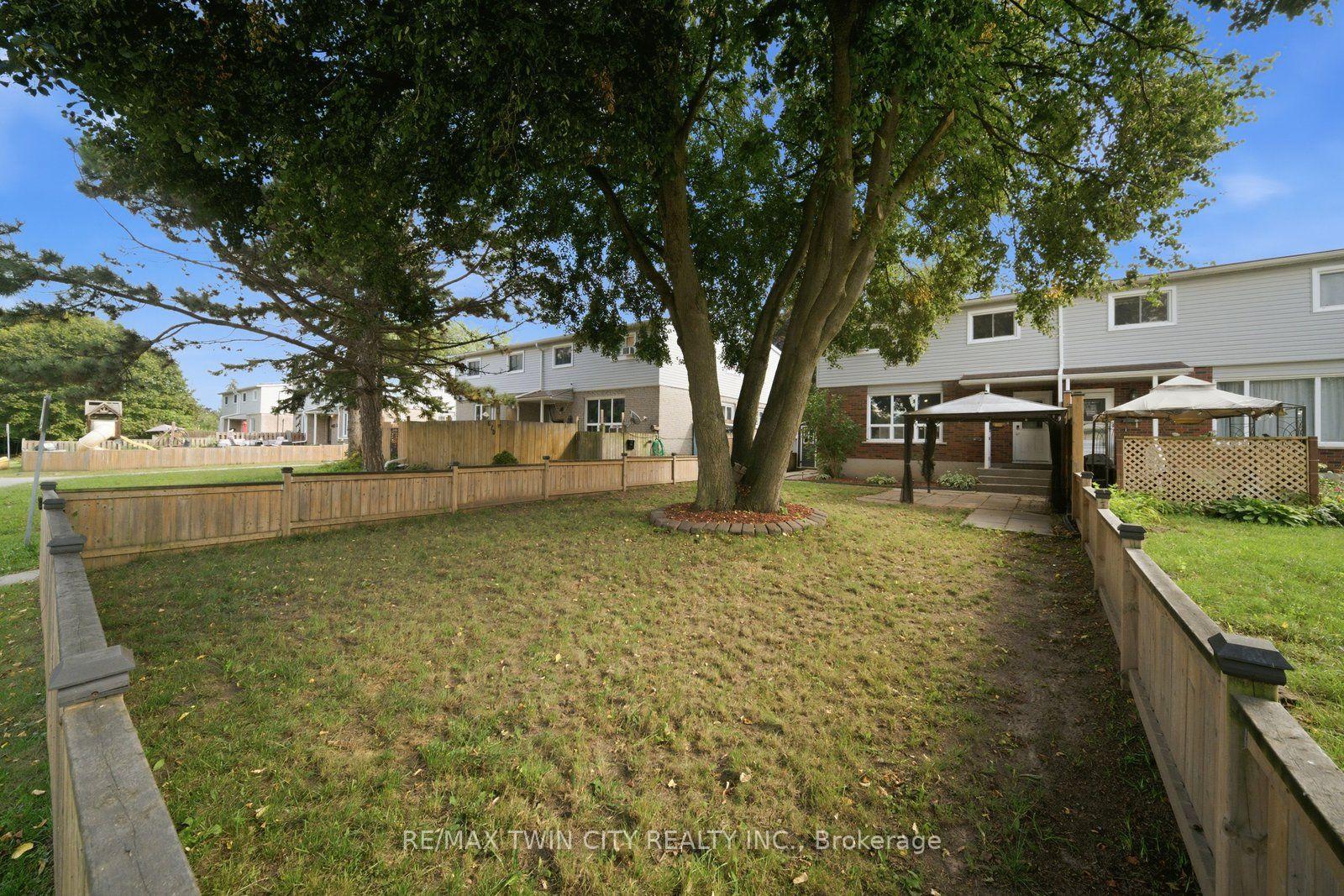 Photo of 7- 63 Metcalife, Unit C Metcalfe Crescent