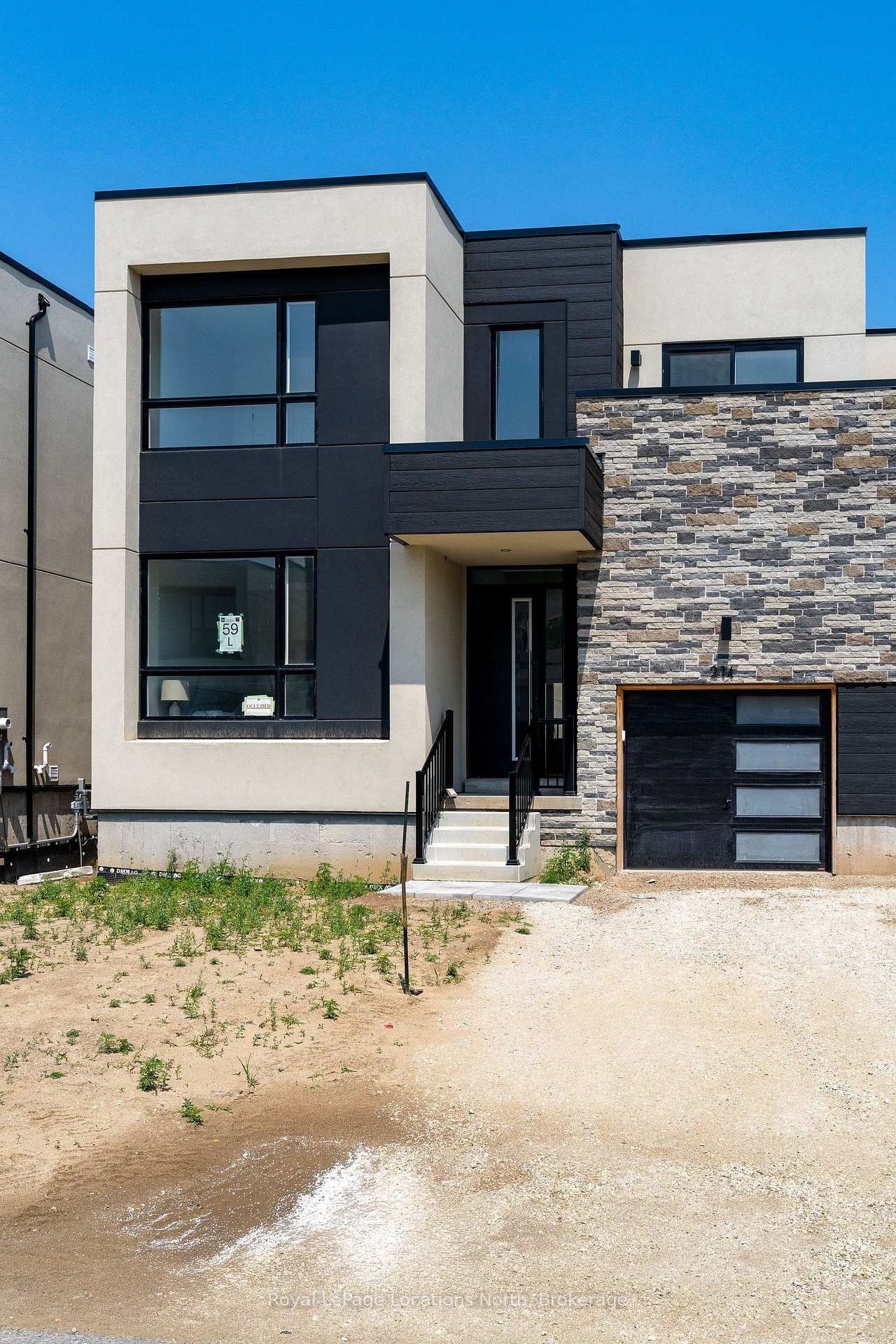 Photo 1 of 214 Stoneleigh Drive, Blue Mountains — HOMEH