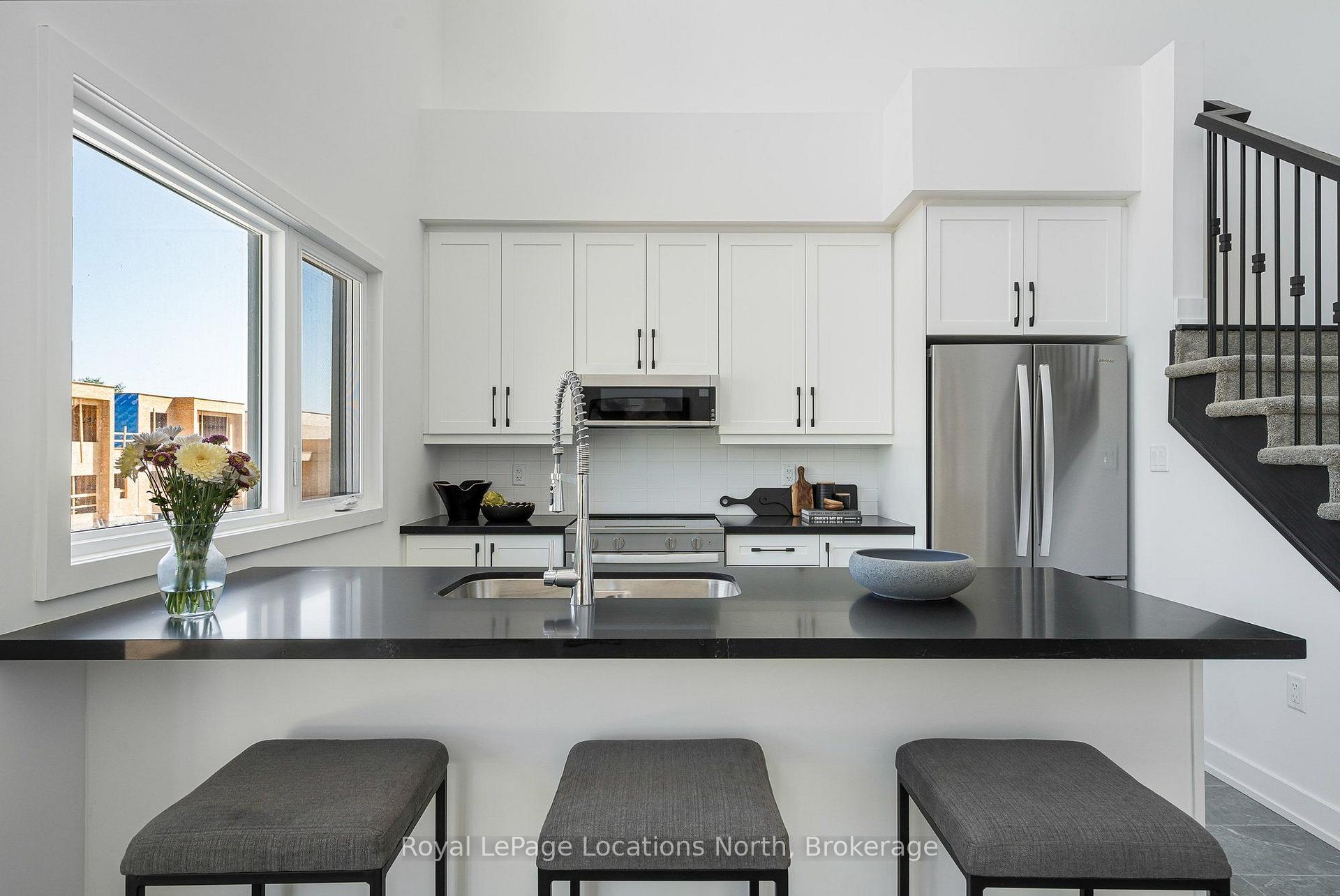 Photo 12 of 214 Stoneleigh Drive, Blue Mountains — HOMEH