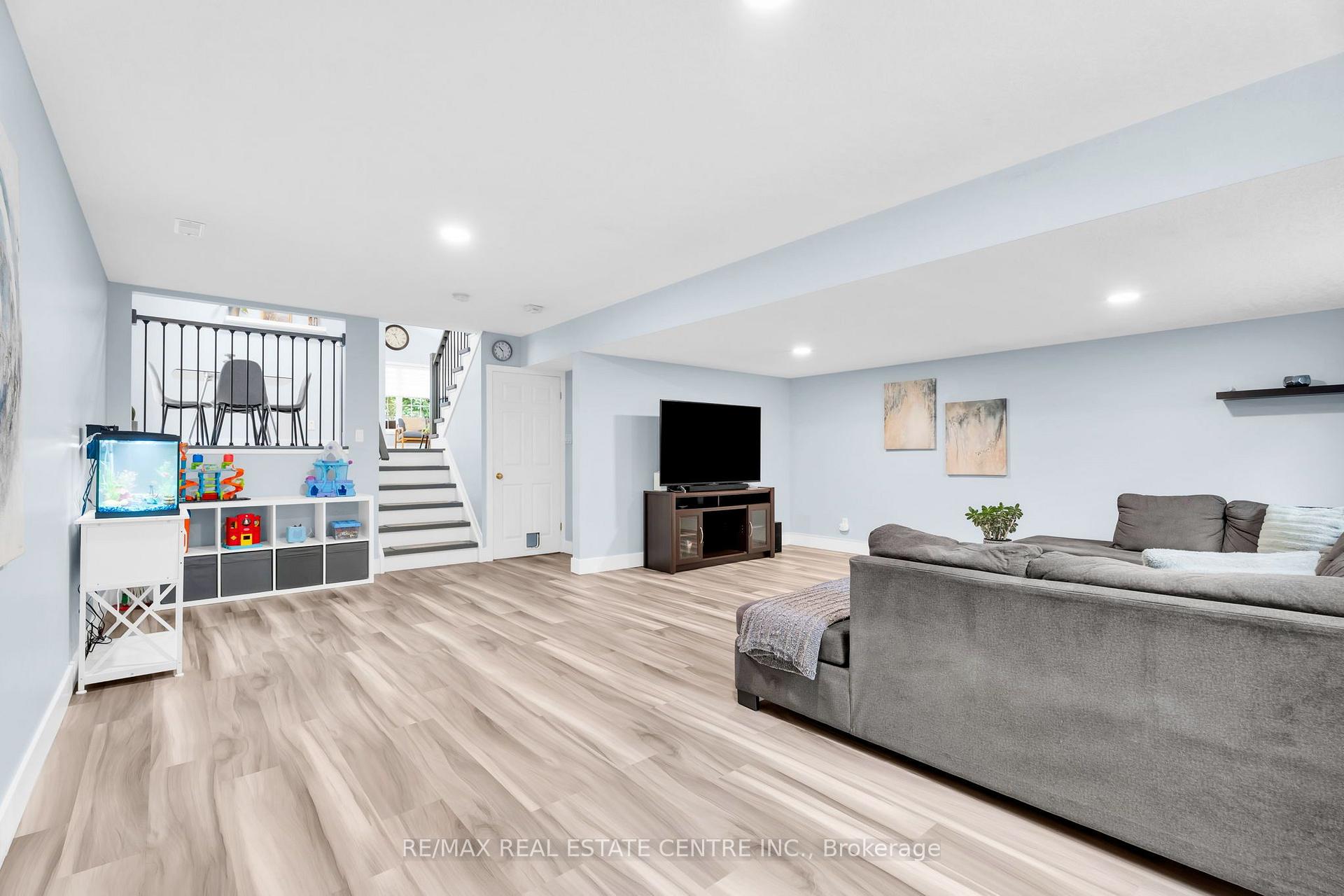 Photo 14 of 99 Glengarry Road, Orangeville — HOMEH
