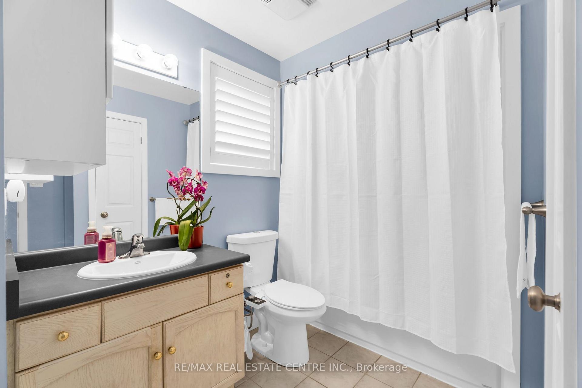 Photo 21 of 99 Glengarry Road, Orangeville — HOMEH