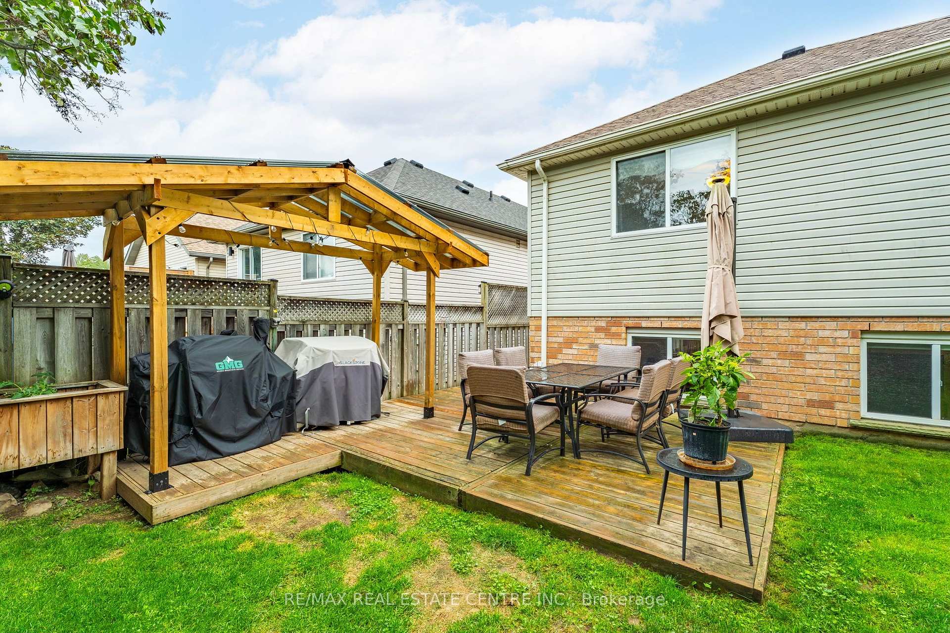 Photo 25 of 99 Glengarry Road, Orangeville — HOMEH