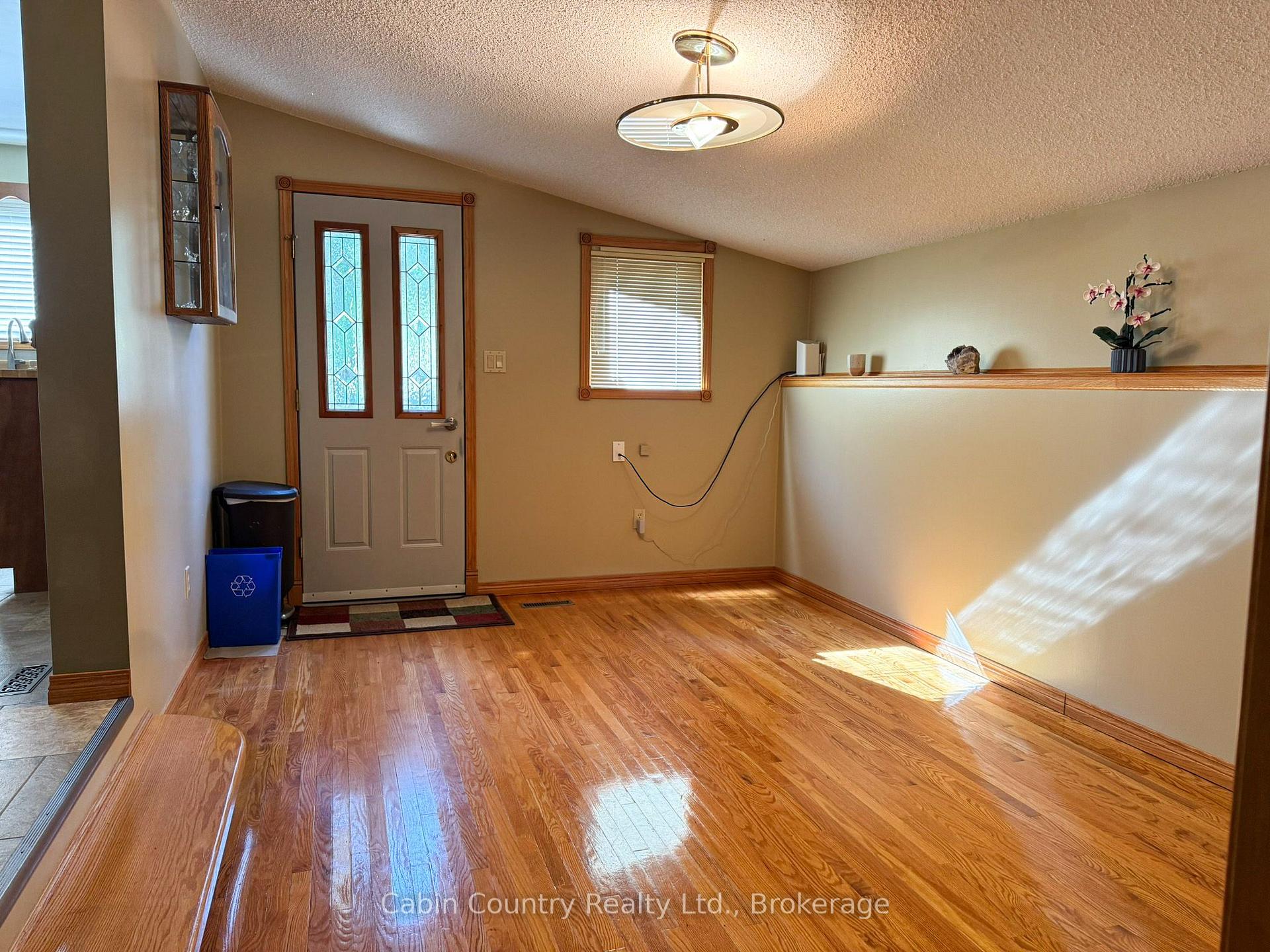 Photo 19 of 1220 Beach Road, Kenora, Keewatin — HOMEH