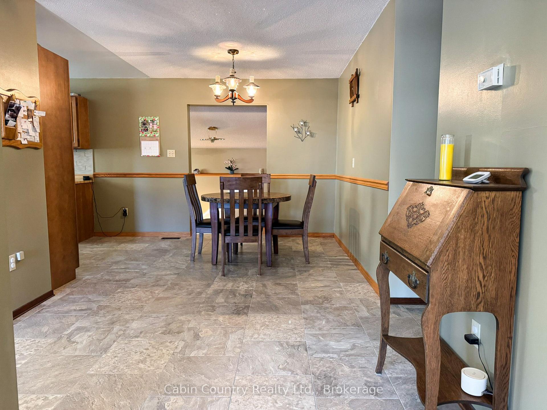 Photo 23 of 1220 Beach Road, Kenora, Keewatin — HOMEH