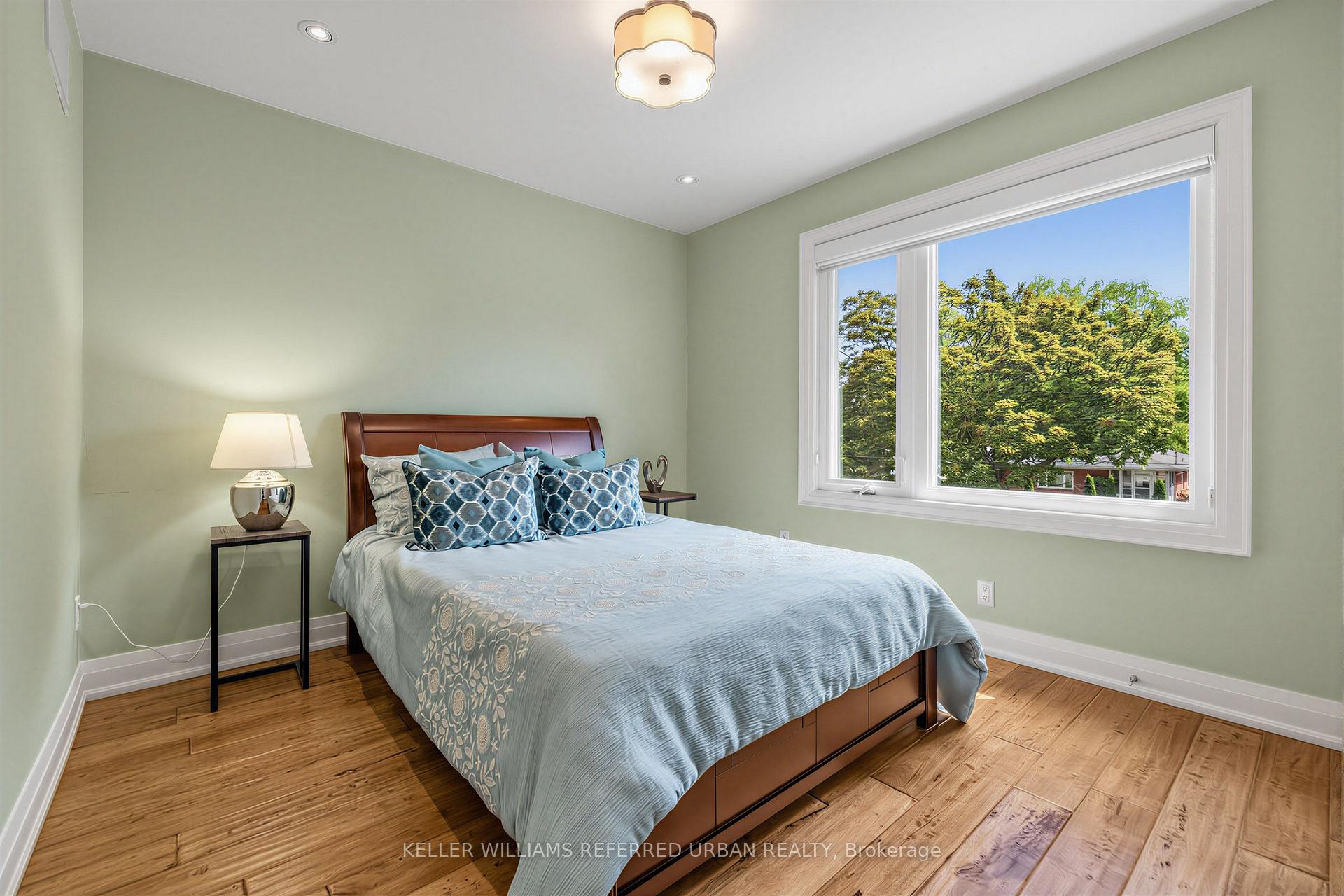 Photo 31 of 90 Holmes Avenue, North York, Willowdale East — HOMEH