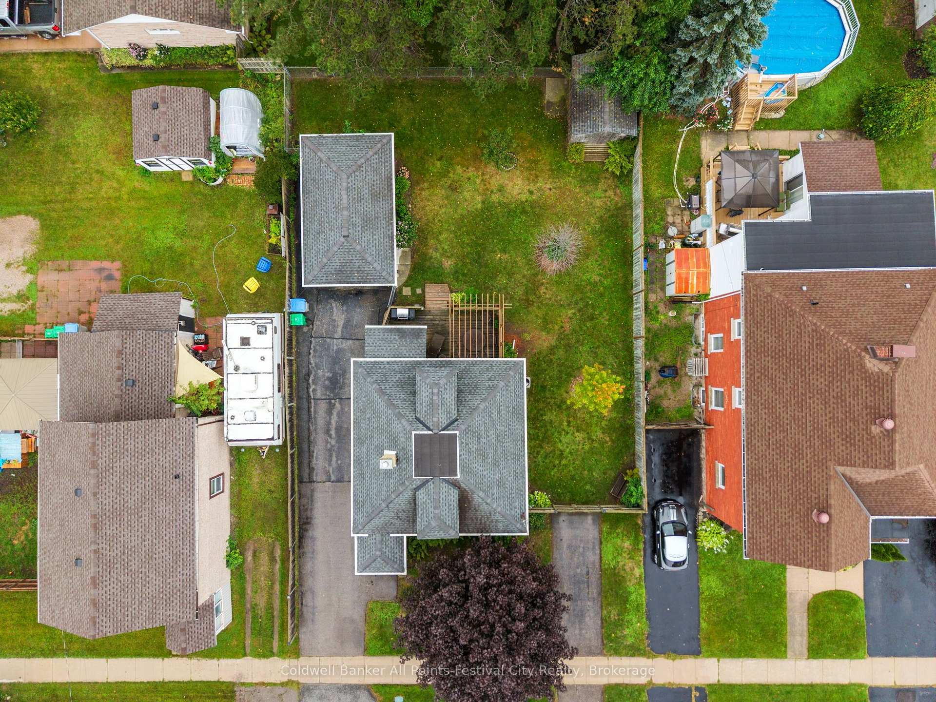 Photo 3 of 16 Britannia Road E, Goderich, Goderich (Town) — HOMEH