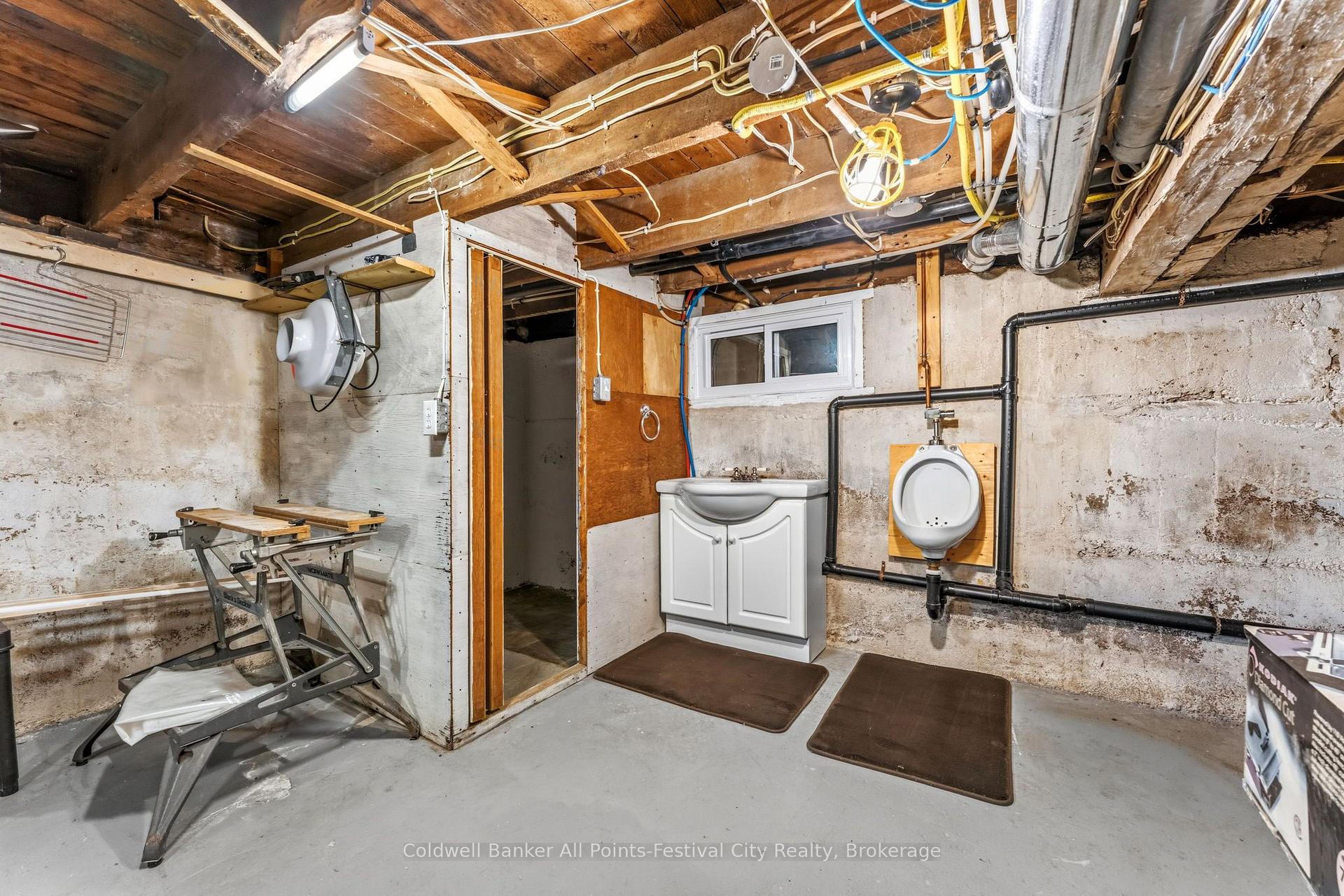 Photo 36 of 16 Britannia Road E, Goderich, Goderich (Town) — HOMEH