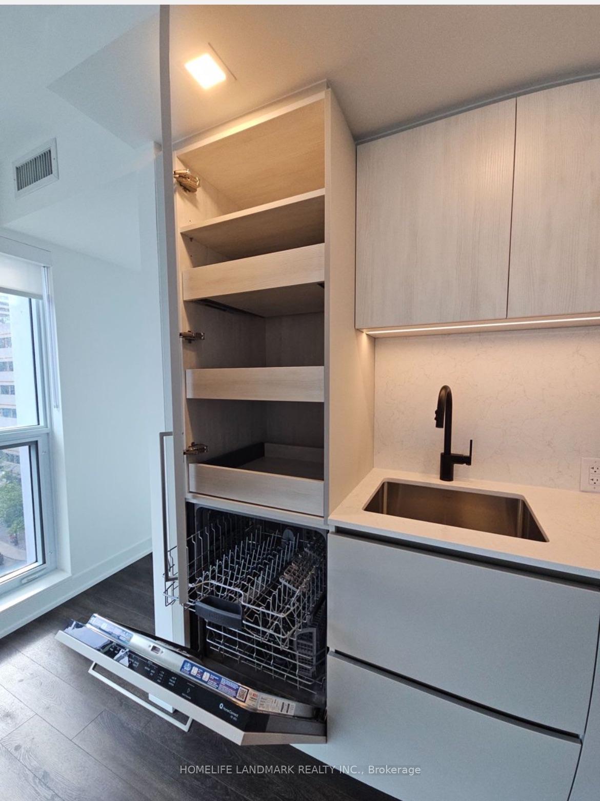 Photo 7 of Unit 602, 609 Sherbourne Street, Toronto, North St. James Town — HOMEH