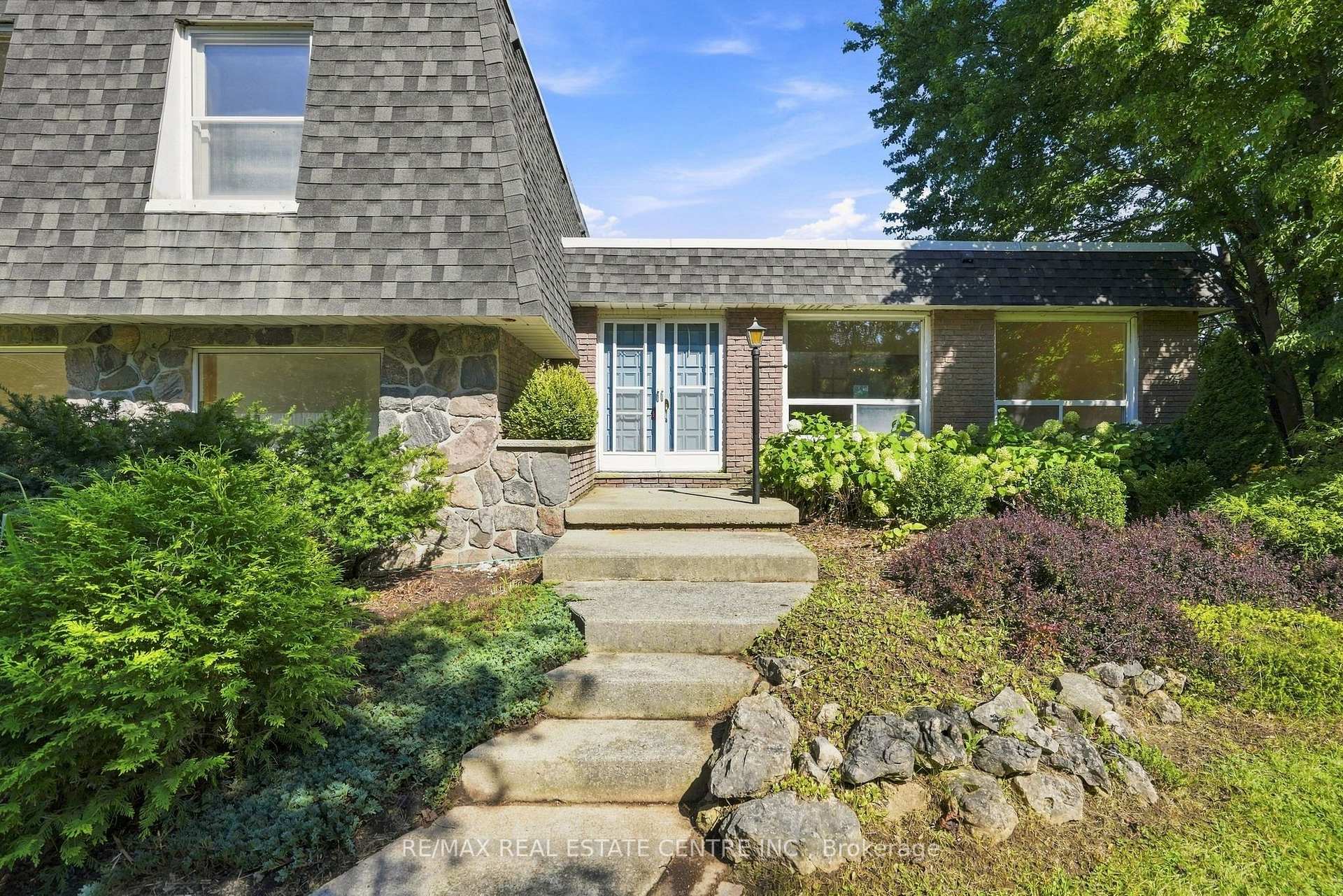 Photo 3 of 26 Maplewood Drive, Amaranth, Rural Amaranth — HOMEH