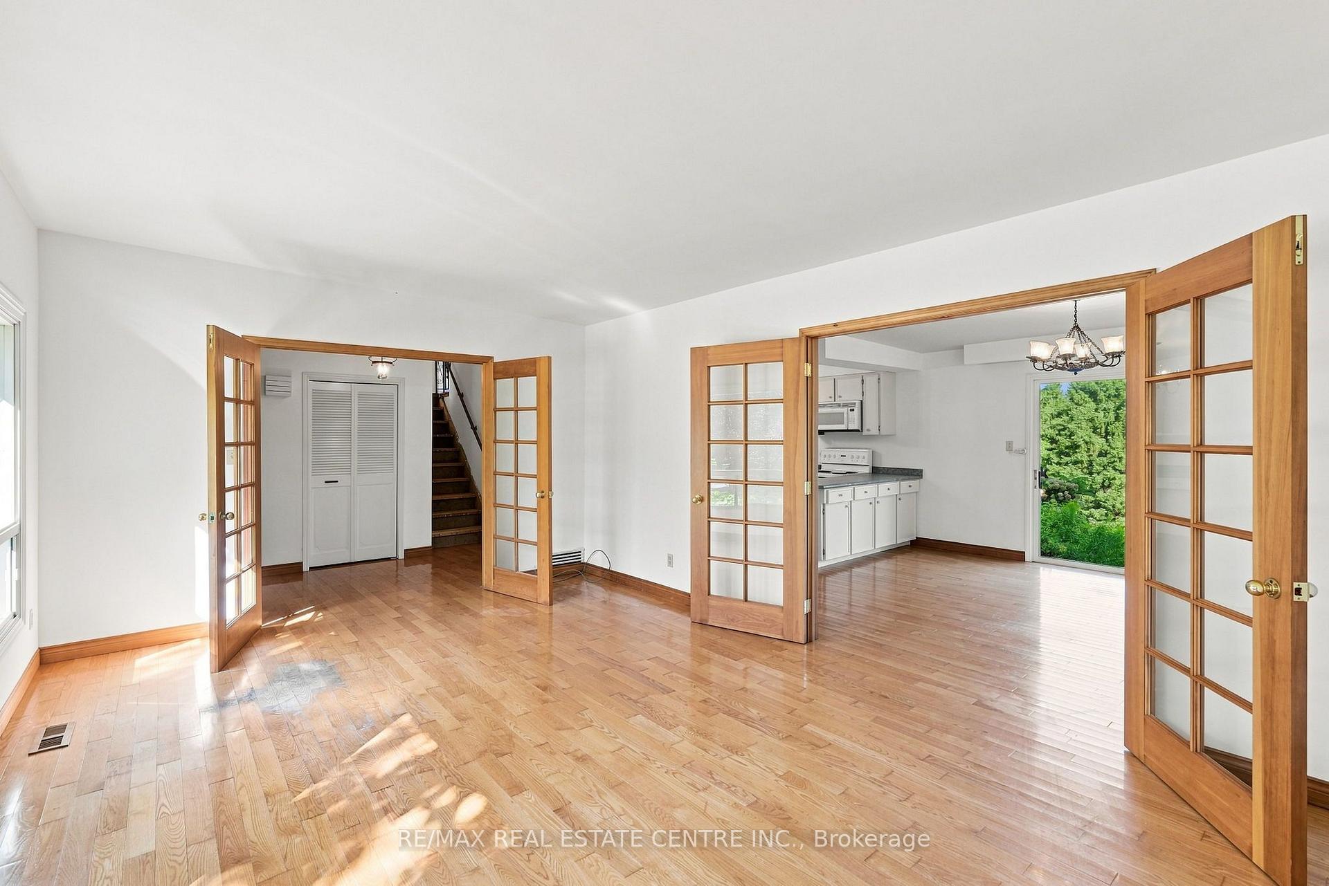 Photo 9 of 26 Maplewood Drive, Amaranth, Rural Amaranth — HOMEH