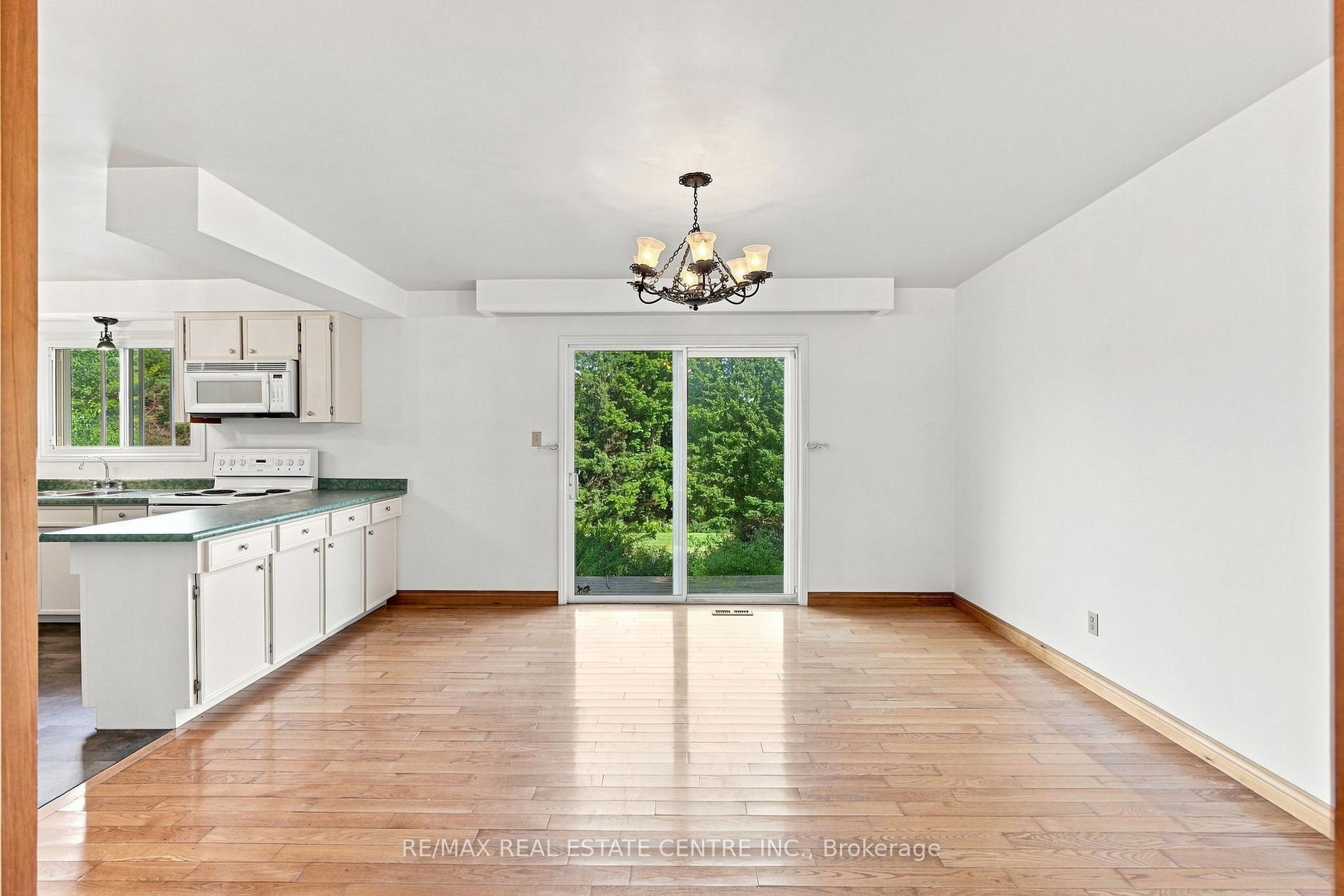 Photo 13 of 26 Maplewood Drive, Amaranth, Rural Amaranth — HOMEH