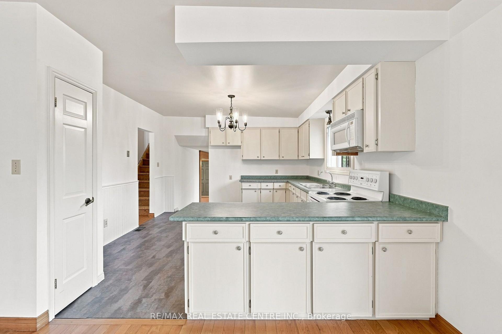 Photo 15 of 26 Maplewood Drive, Amaranth, Rural Amaranth — HOMEH