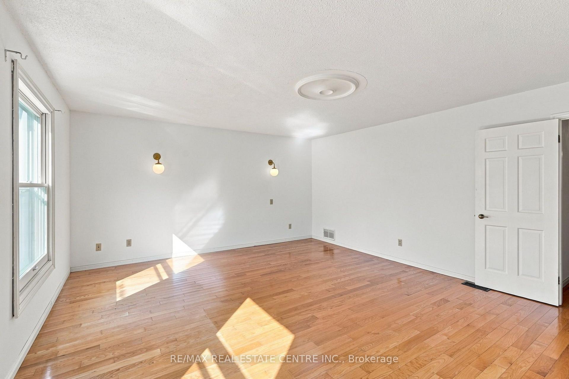 Photo 21 of 26 Maplewood Drive, Amaranth, Rural Amaranth — HOMEH