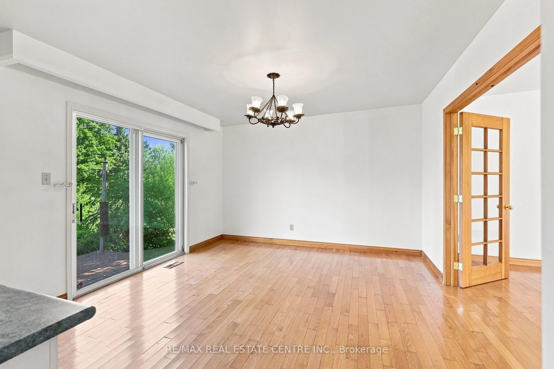 Photo 11 of 26 Maplewood Drive, Amaranth, Rural Amaranth — HOMEH