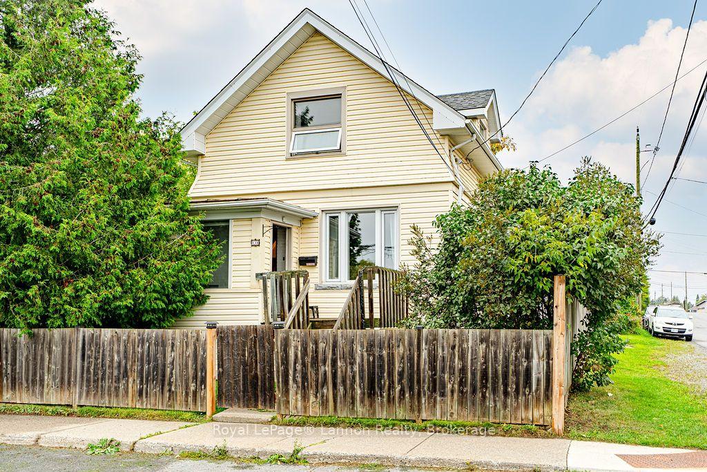 Photo 1 of 138 College Street, Thunder Bay, College Heights — HOMEH