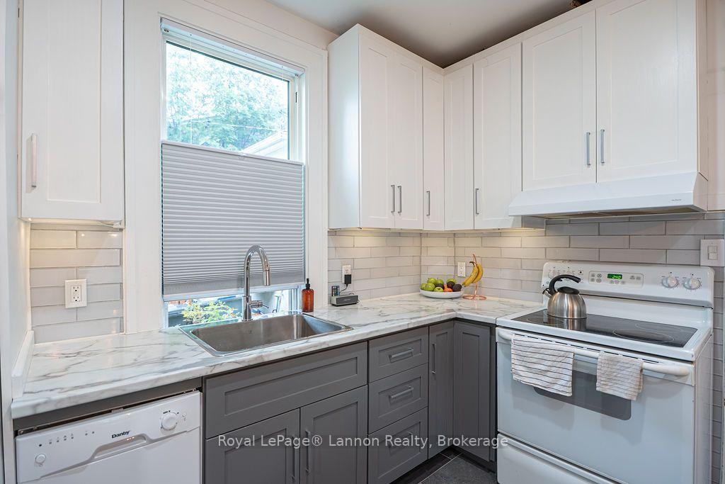Photo 9 of 138 College Street, Thunder Bay, College Heights — HOMEH