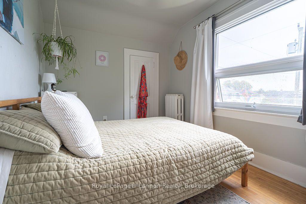 Photo 11 of 138 College Street, Thunder Bay, College Heights — HOMEH