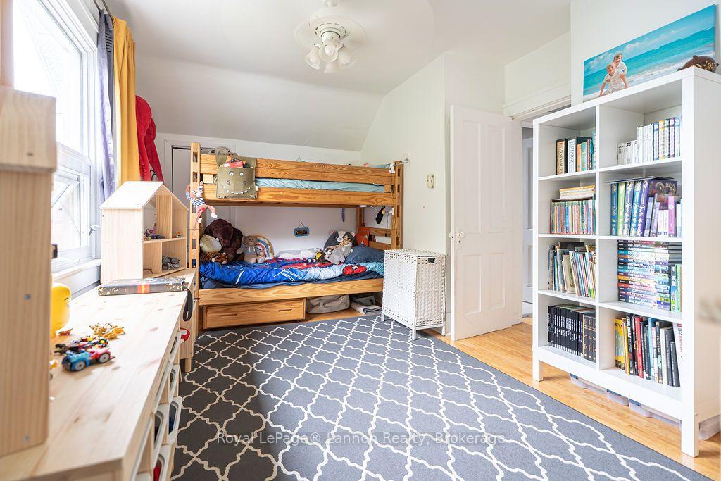 Photo 15 of 138 College Street, Thunder Bay, College Heights — HOMEH