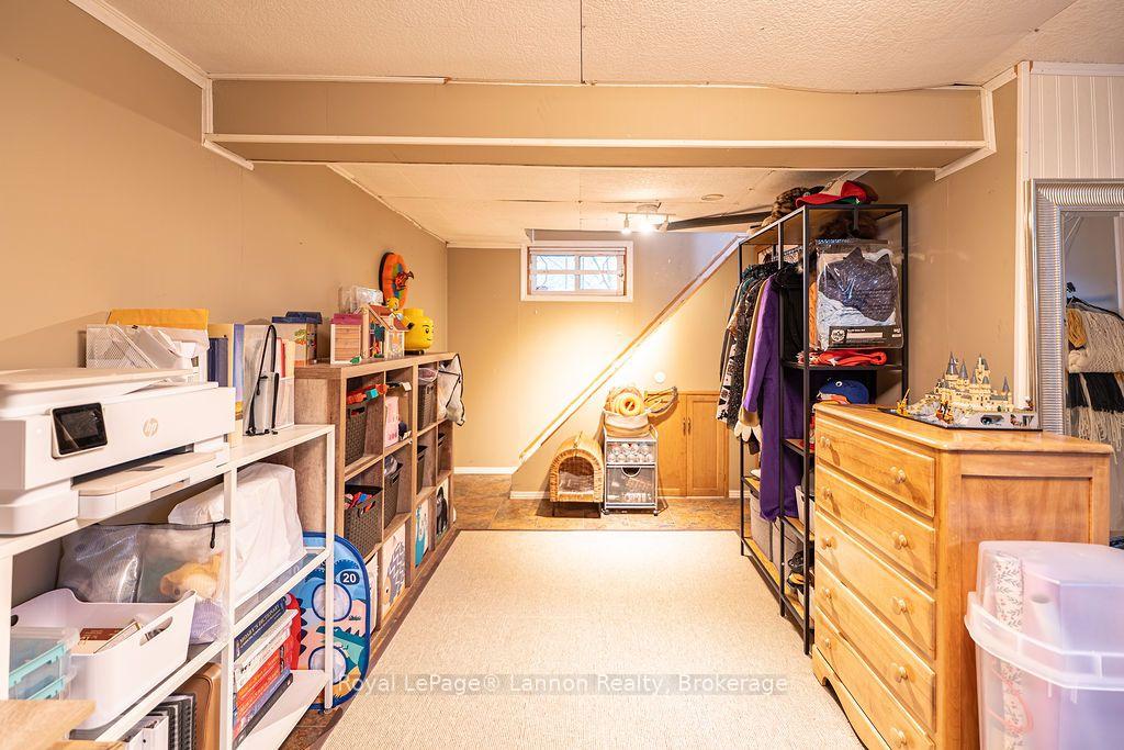 Photo 21 of 138 College Street, Thunder Bay, College Heights — HOMEH