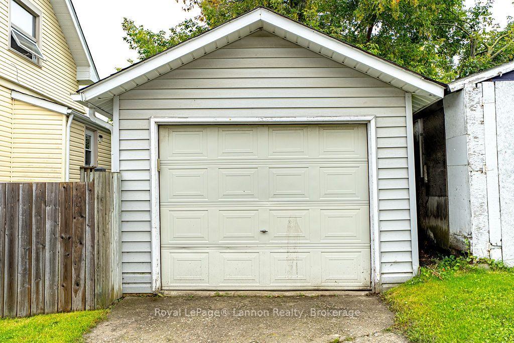 Photo 28 of 138 College Street, Thunder Bay, College Heights — HOMEH