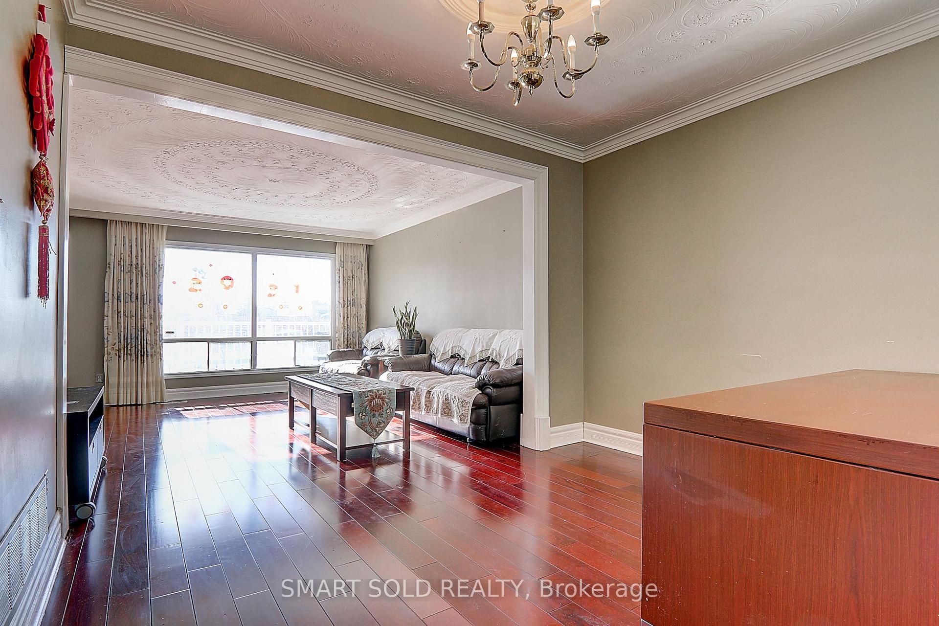 Photo 19 of 12 Glendinning Avenue, Scarborough, Steeles — HOMEH