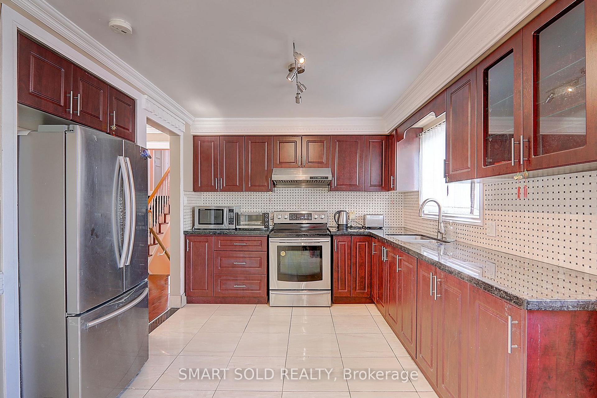Photo 23 of 12 Glendinning Avenue, Scarborough, Steeles — HOMEH