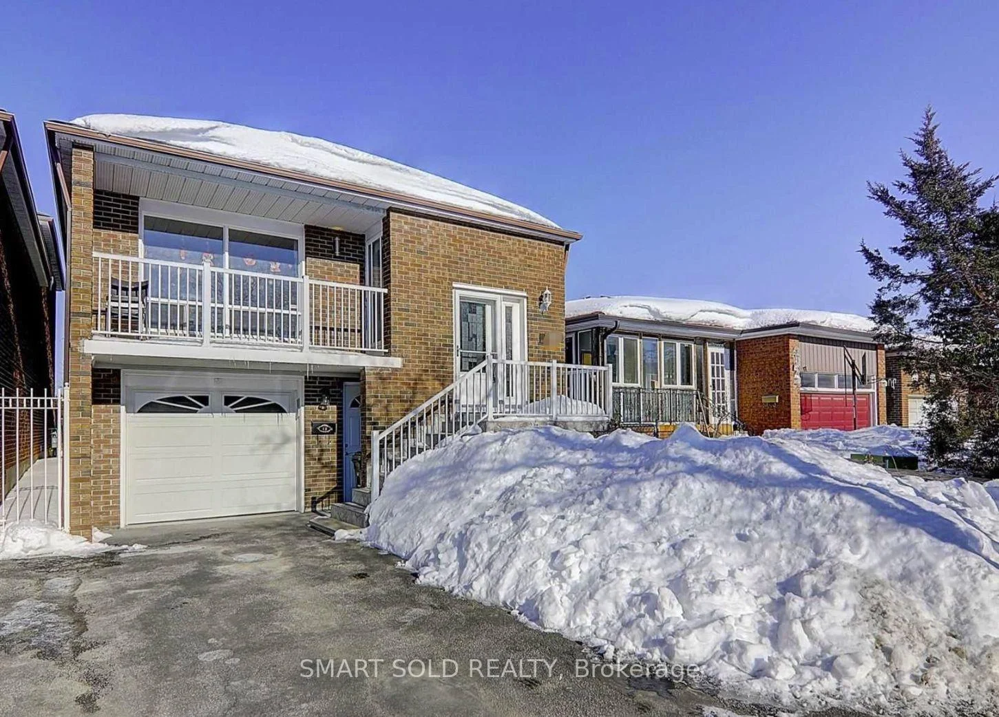 Photo 3 of 12 Glendinning Avenue, Scarborough, Steeles — HOMEH