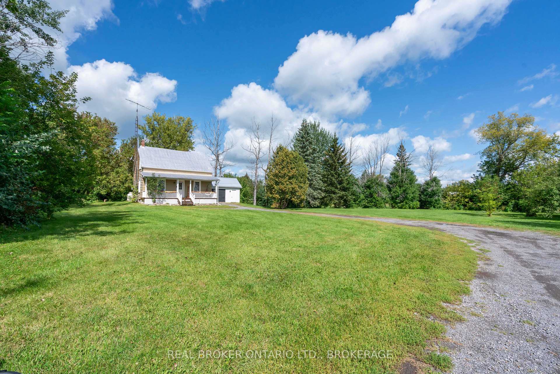 Photo 2 of 20310 Kenyon Conc Rd 8, North Glengarry, North Glengarry (Kenyon) Twp — HOMEH
