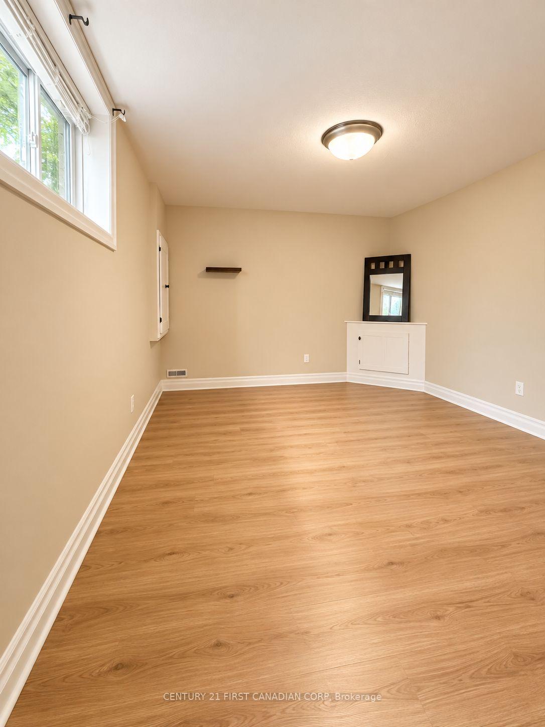 Photo 12 of 1025 Gleneagle Trail, London, North S — HOMEH