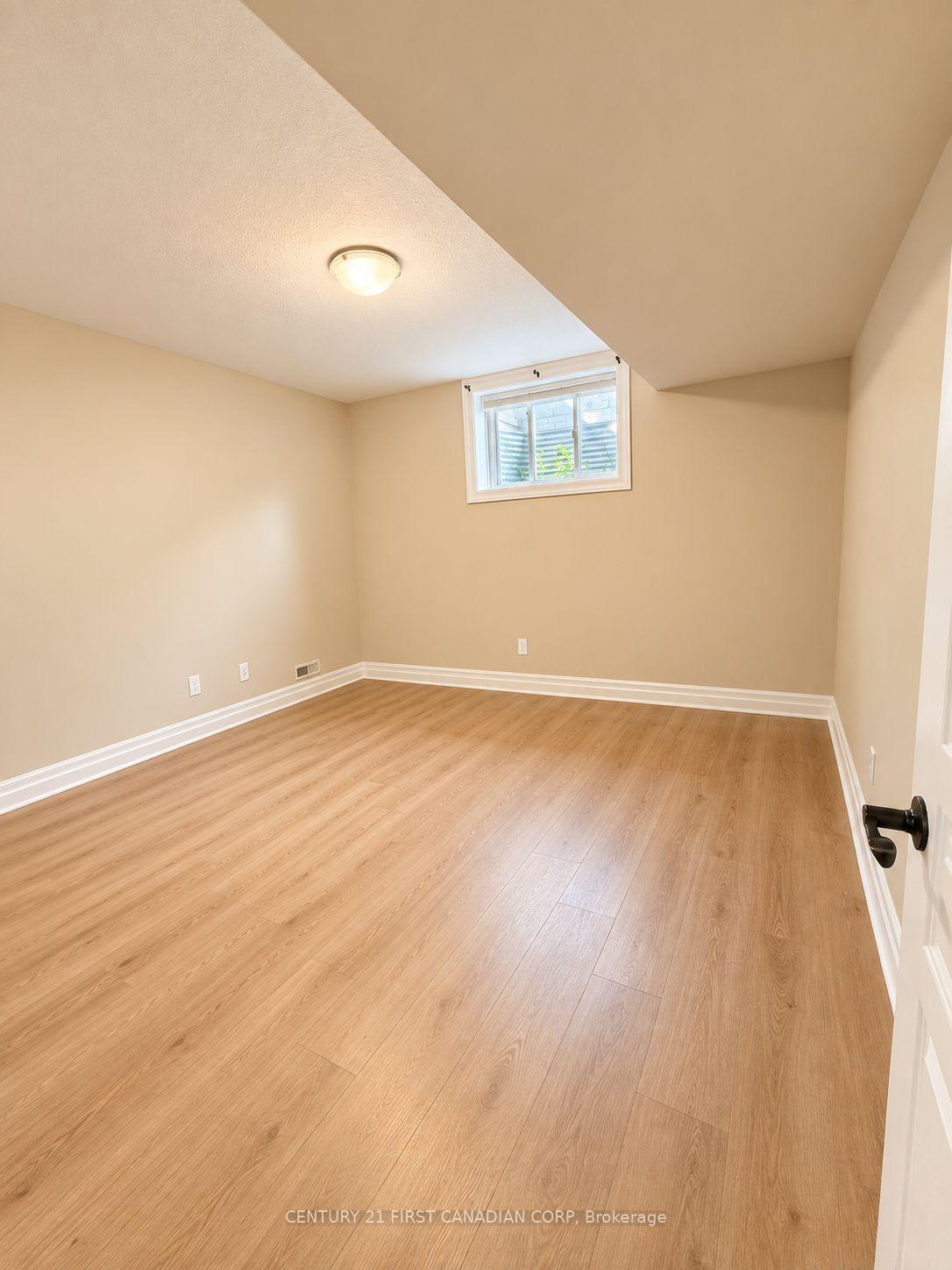 Photo 17 of 1025 Gleneagle Trail, London, North S — HOMEH