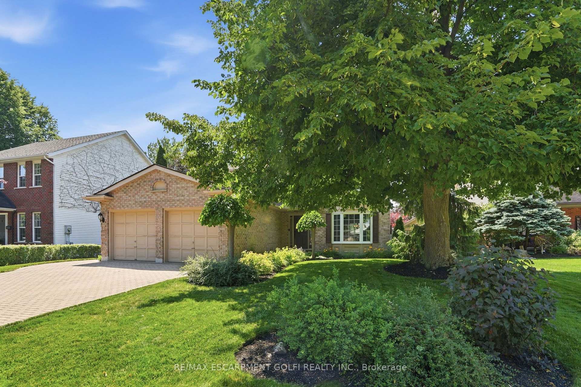 Photo 6 of 12 Harvest Oak Drive, Welland, Niagara College — HOMEH