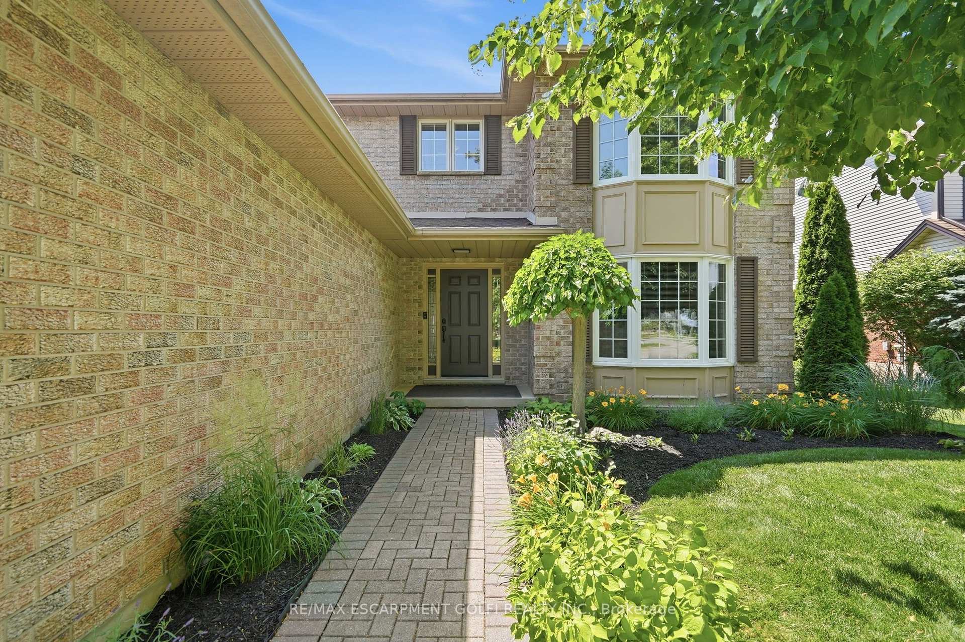 Photo 10 of 12 Harvest Oak Drive, Welland, Niagara College — HOMEH