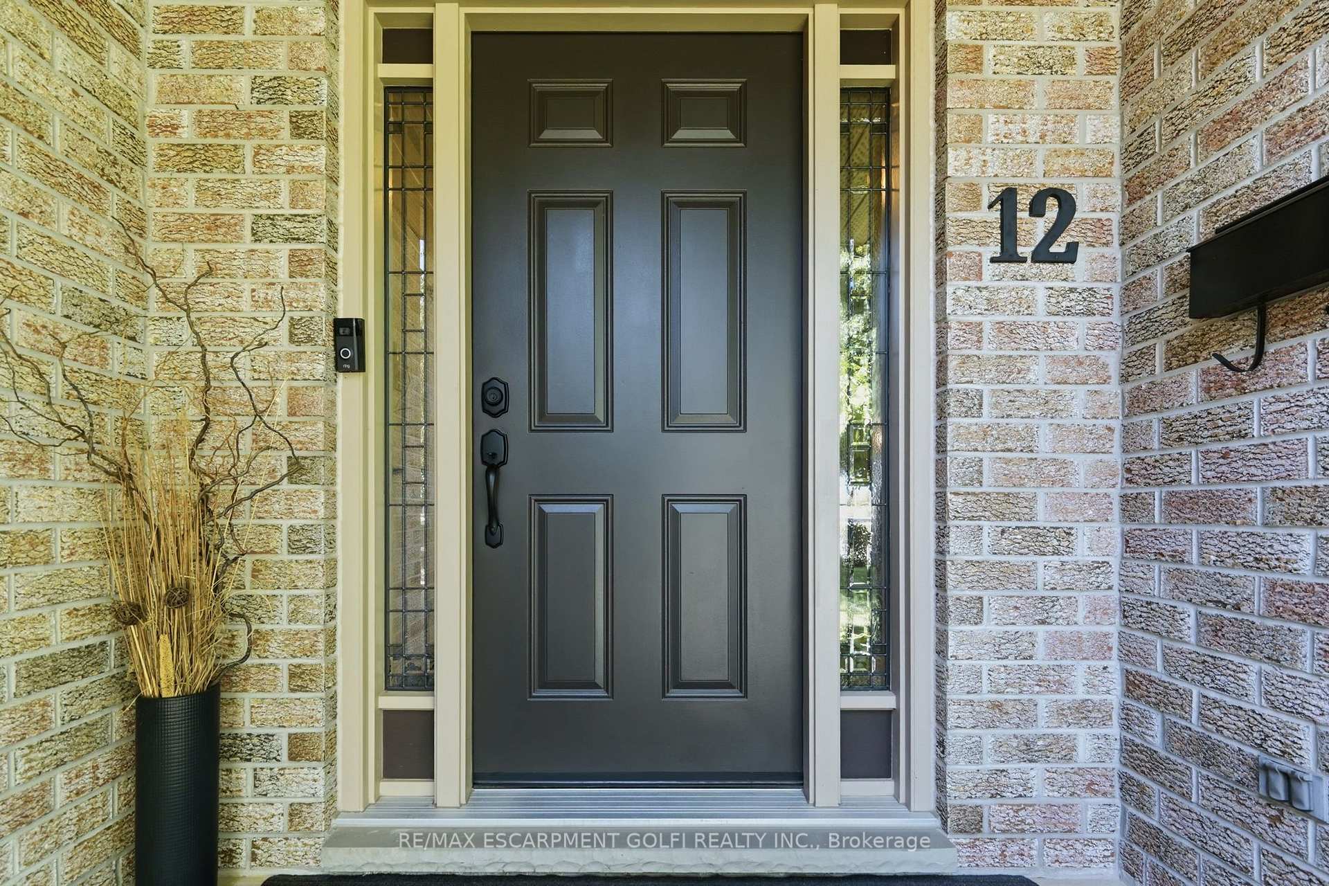 Photo 26 of 12 Harvest Oak Drive, Welland, Niagara College — HOMEH